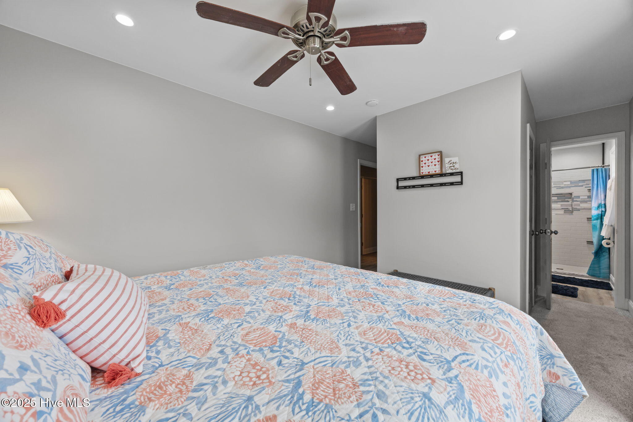 100530225 | Photo 28