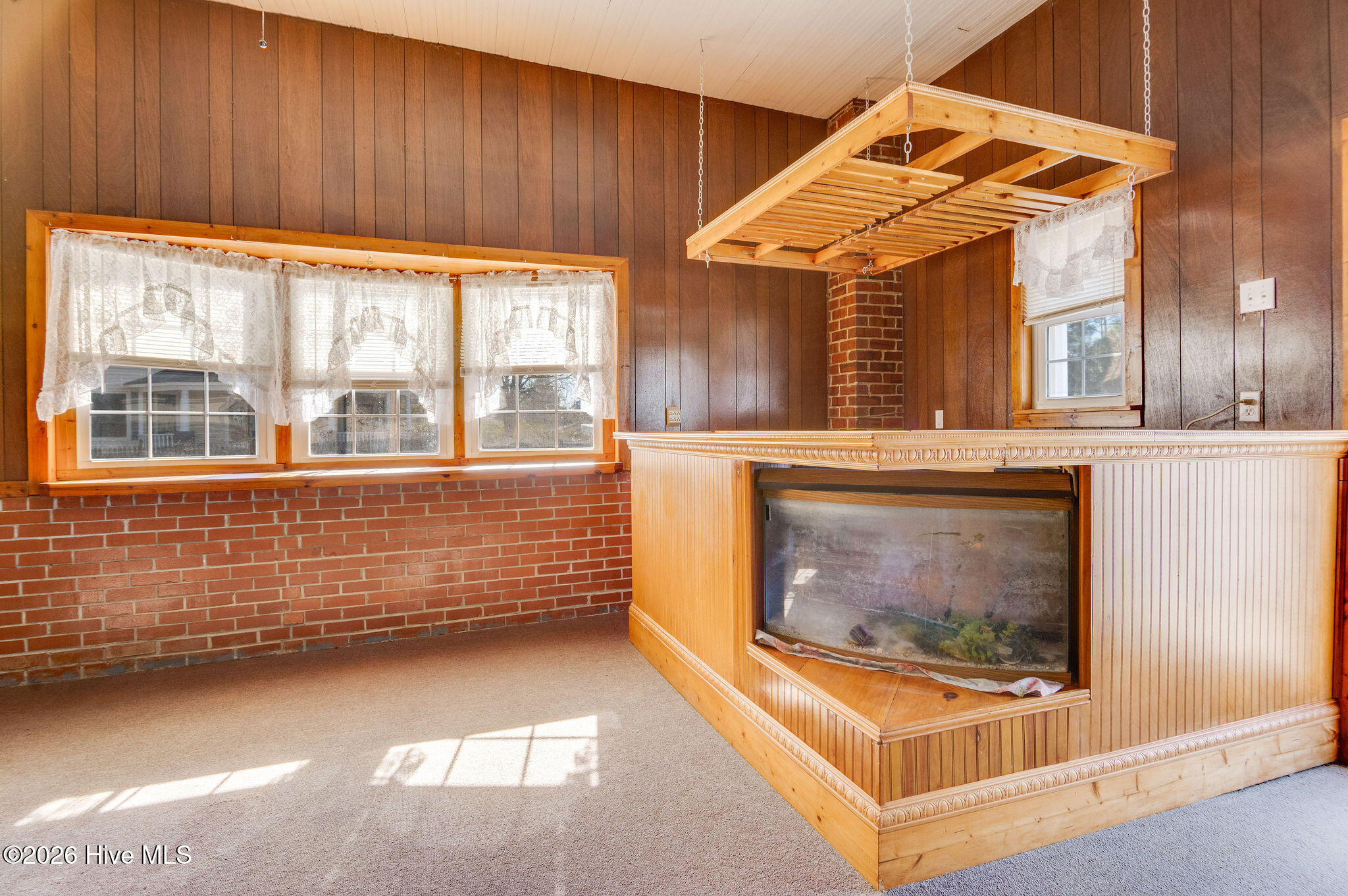 100561889 | Photo 54