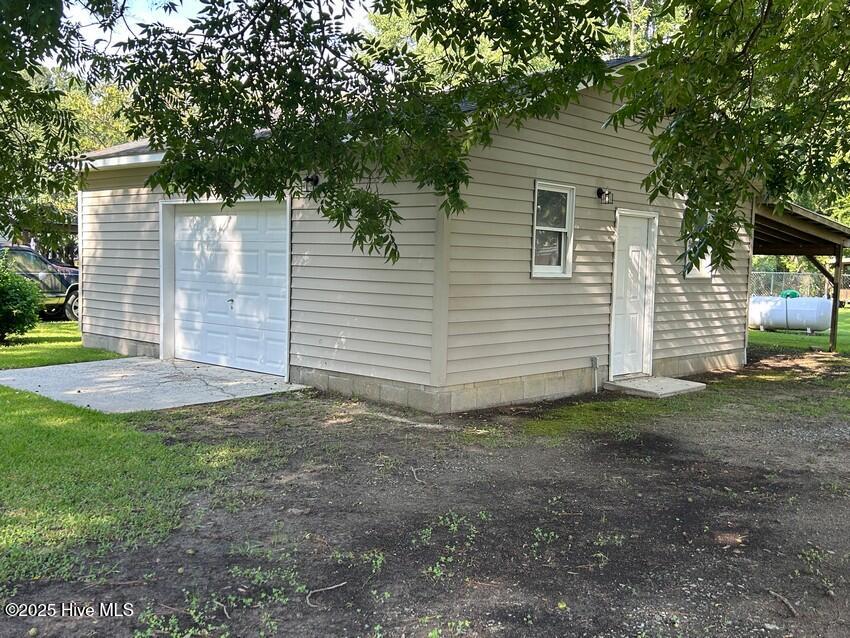 Homes for sale in Clinton, NC | 111 Colonial Dr, Clinton, NC 28328 | MLS# 100525066