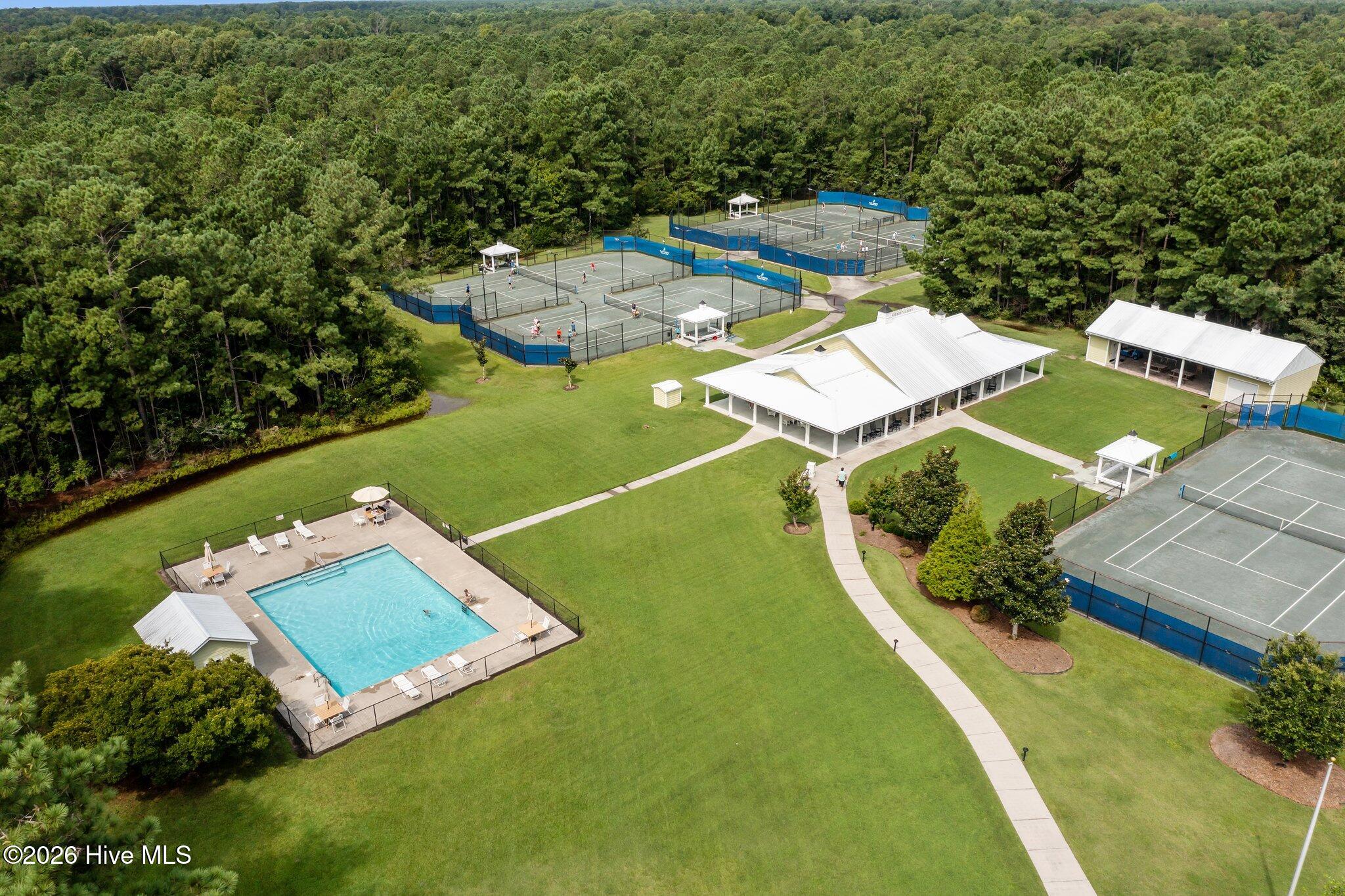 100563425 | Photo 14