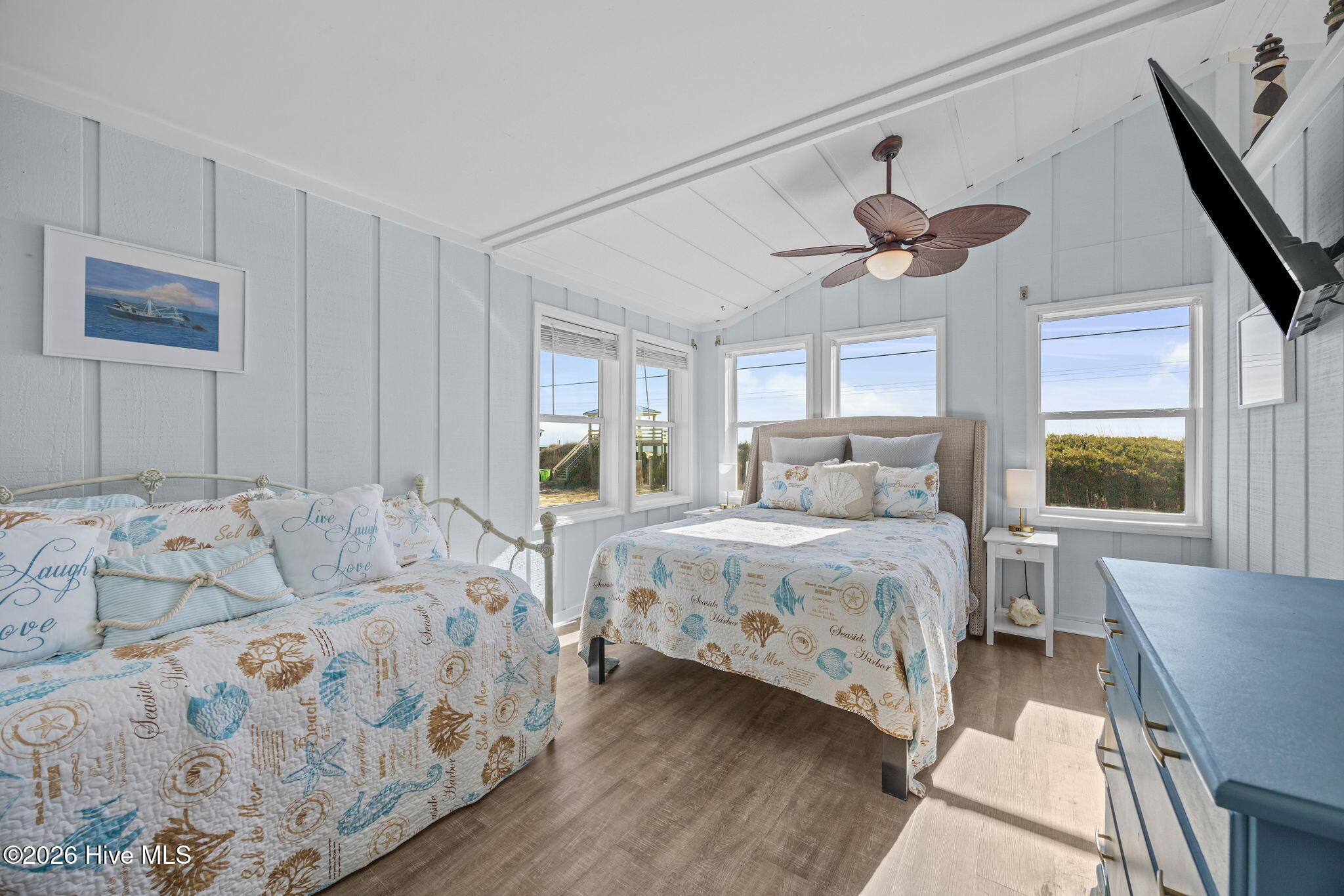 100550380 | Photo 16