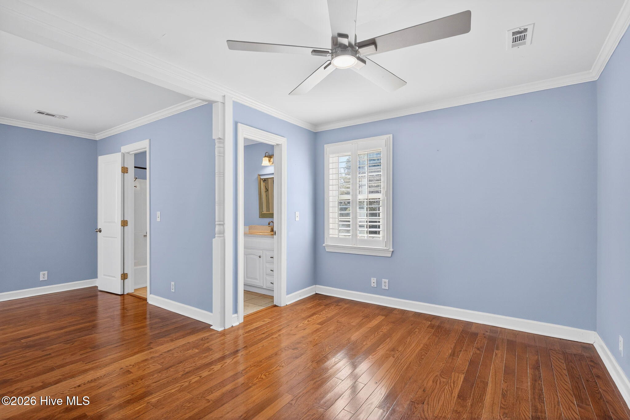 100558194 | Photo 32