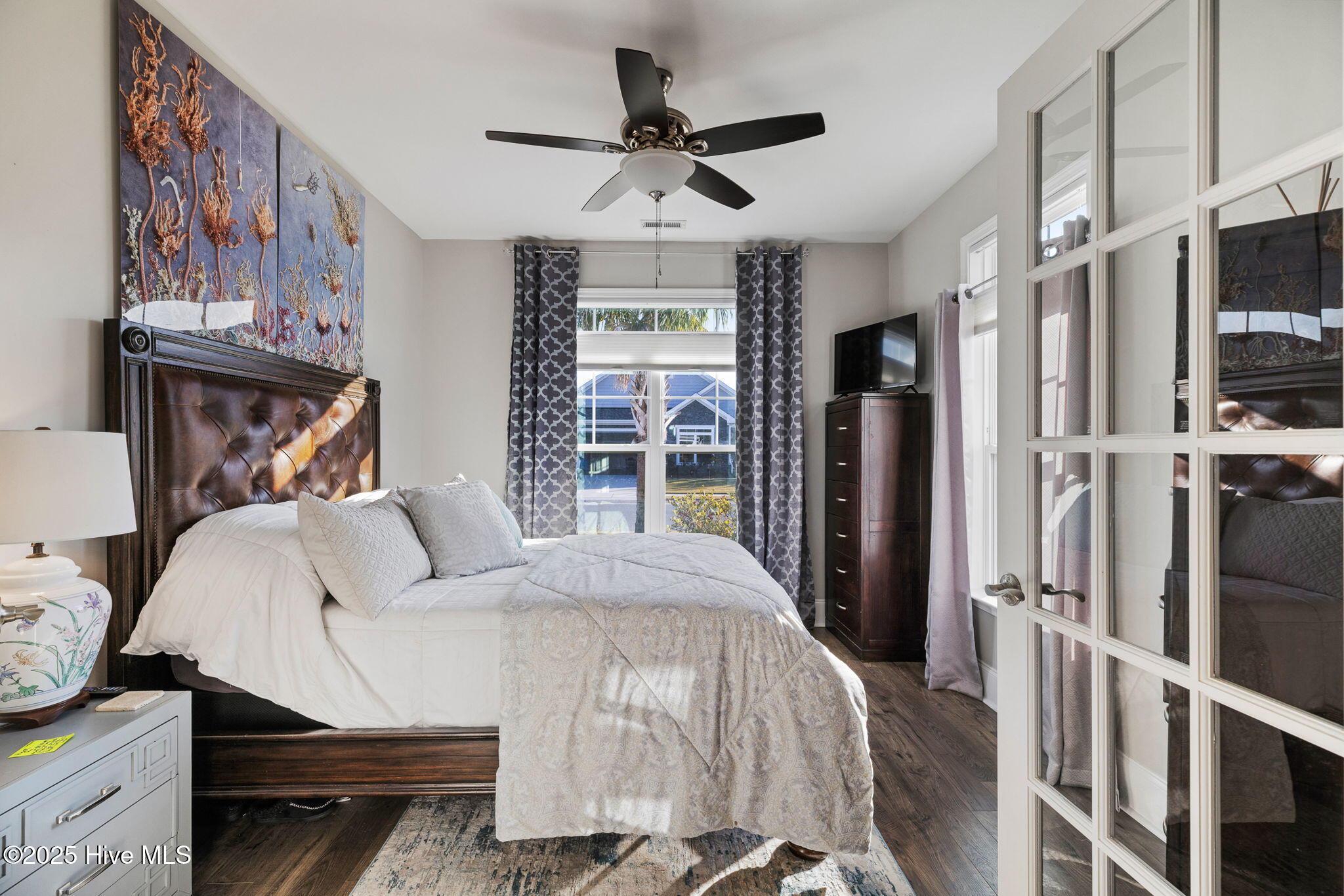 100542385 | Photo 37