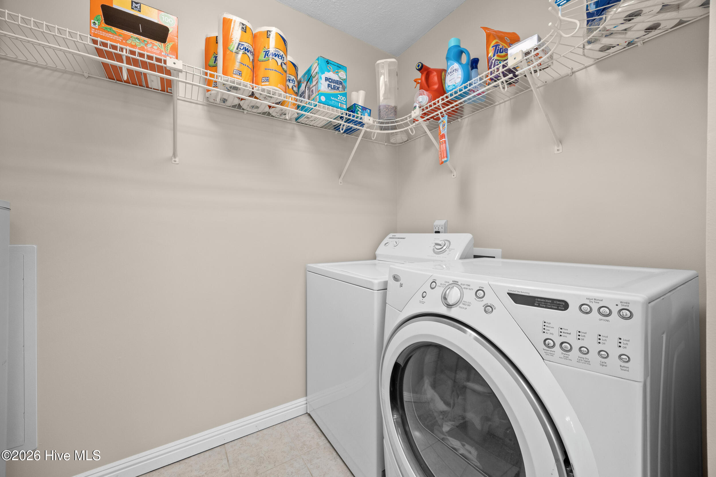 100560402 | Photo 17