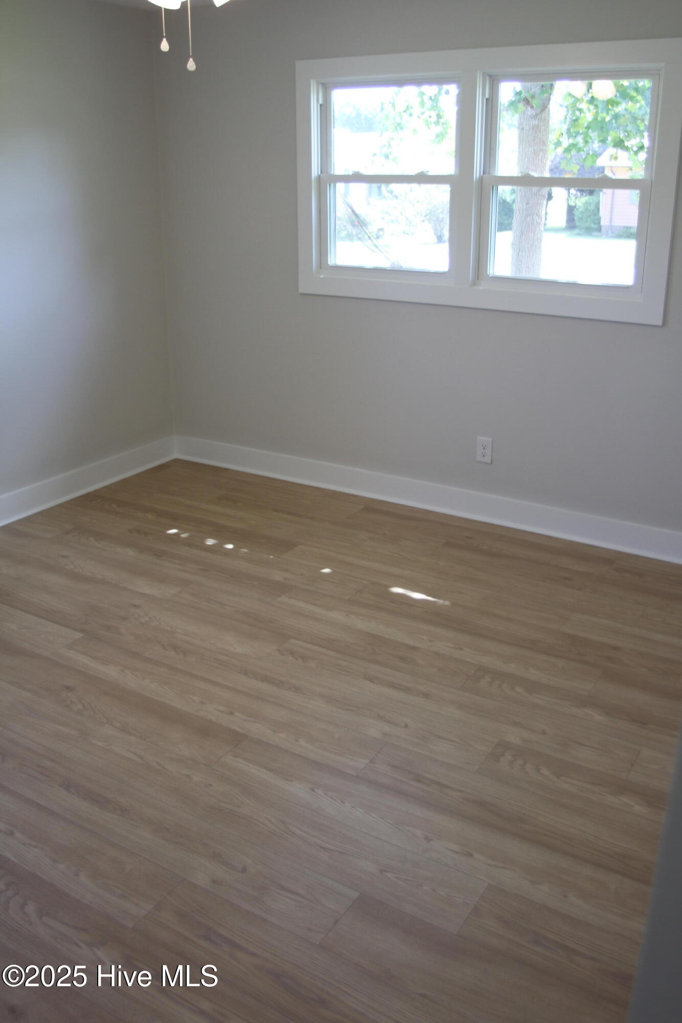 100526271 | Photo 21