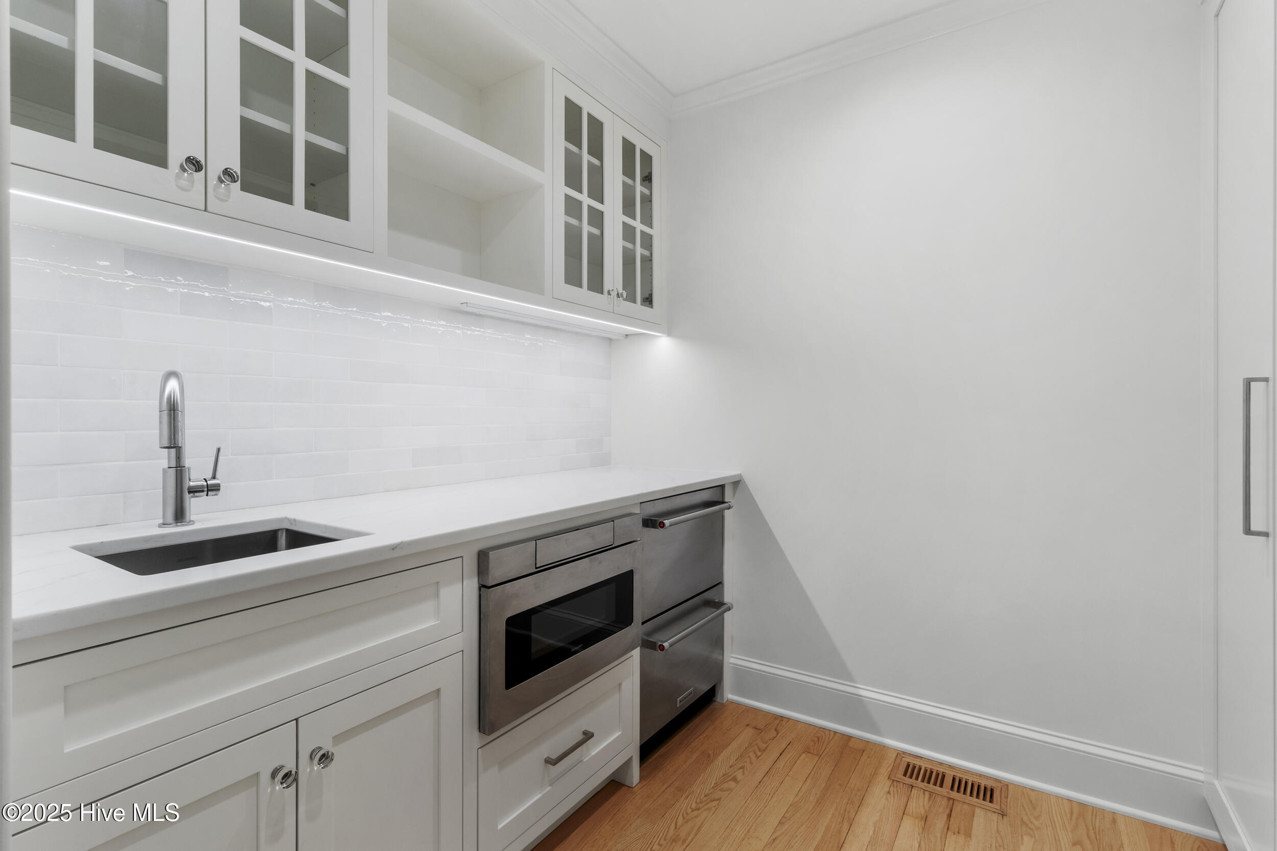 100534920 | Photo 26