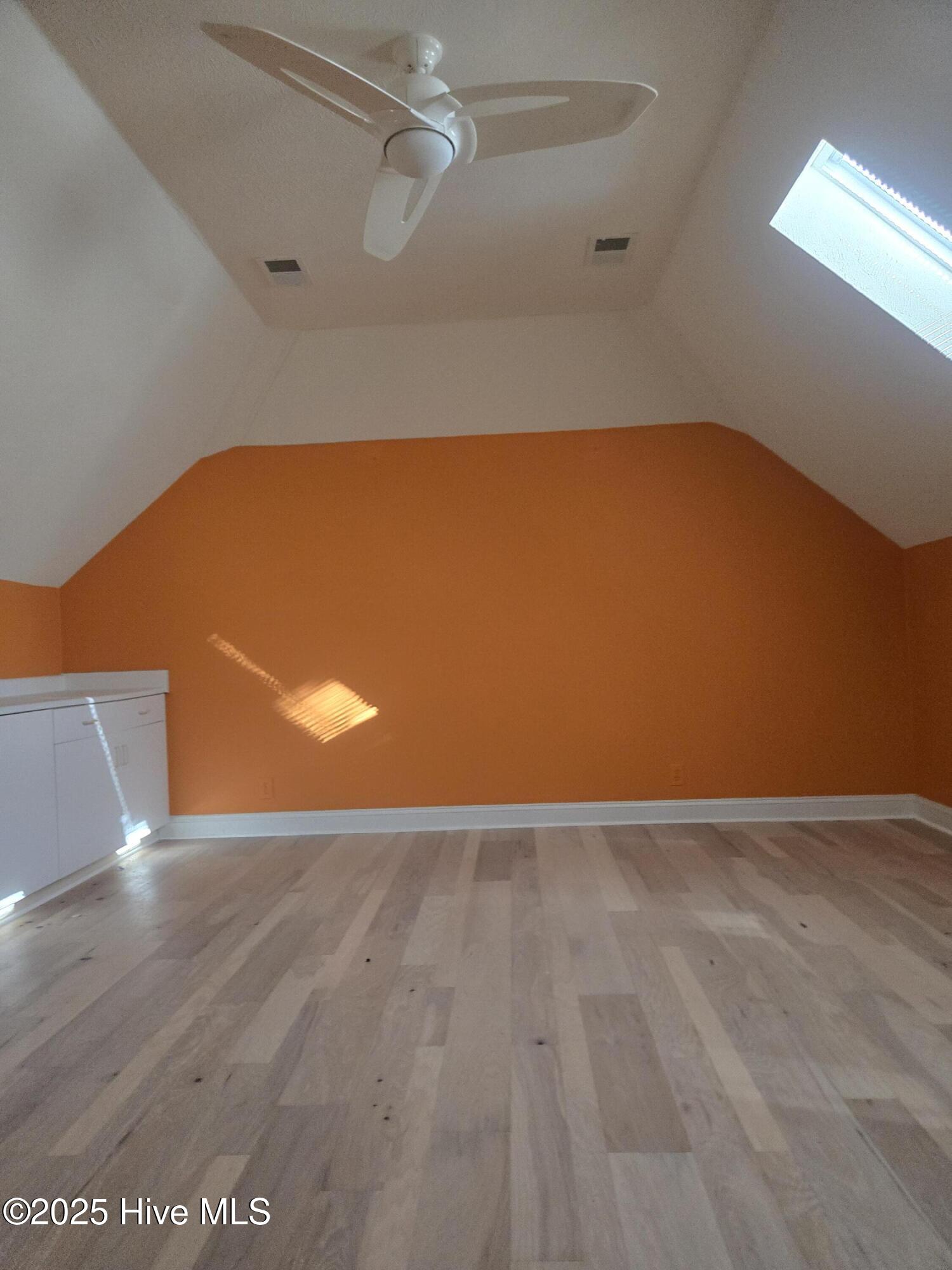 100545211 | Photo 49