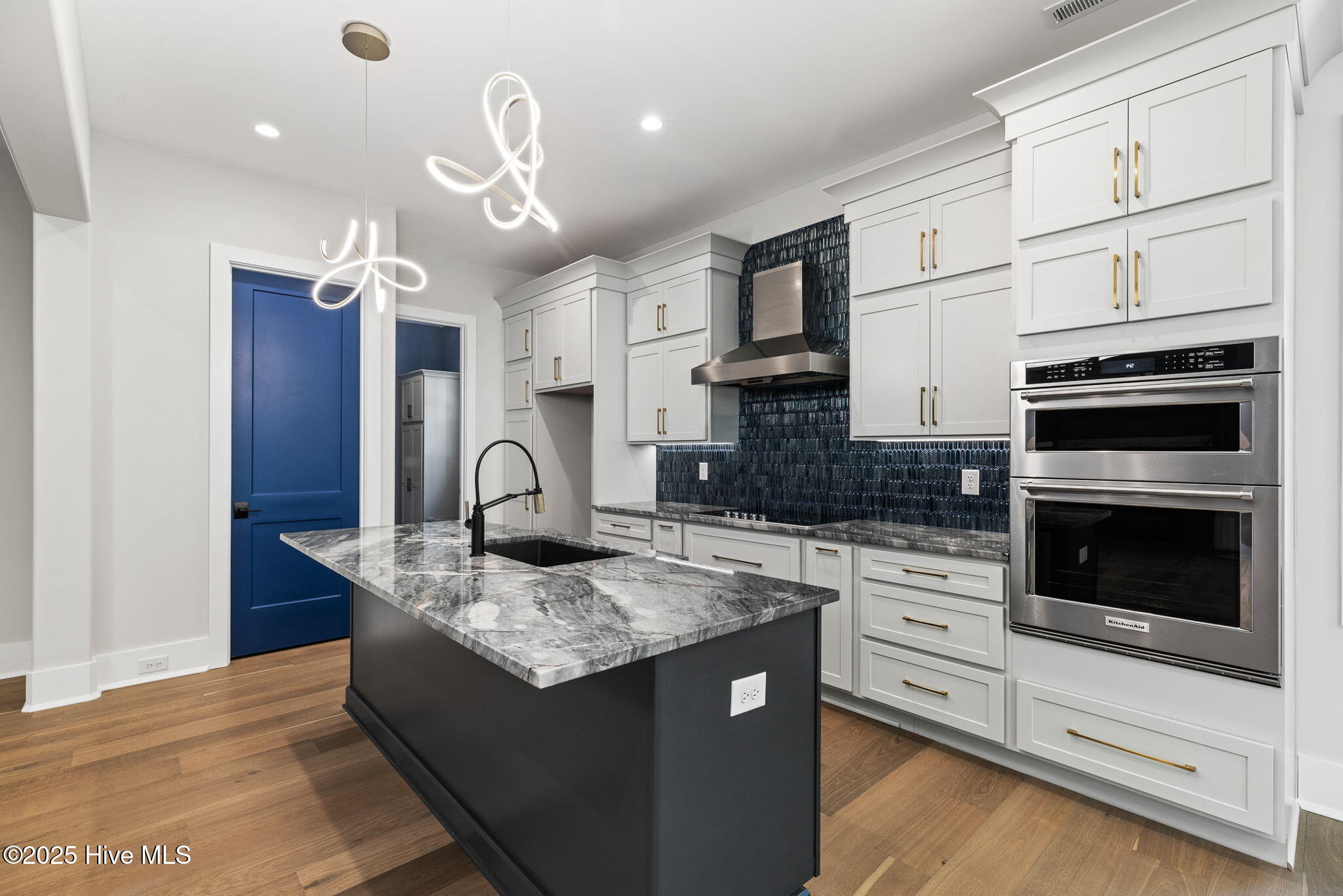 100522632 | Photo 21