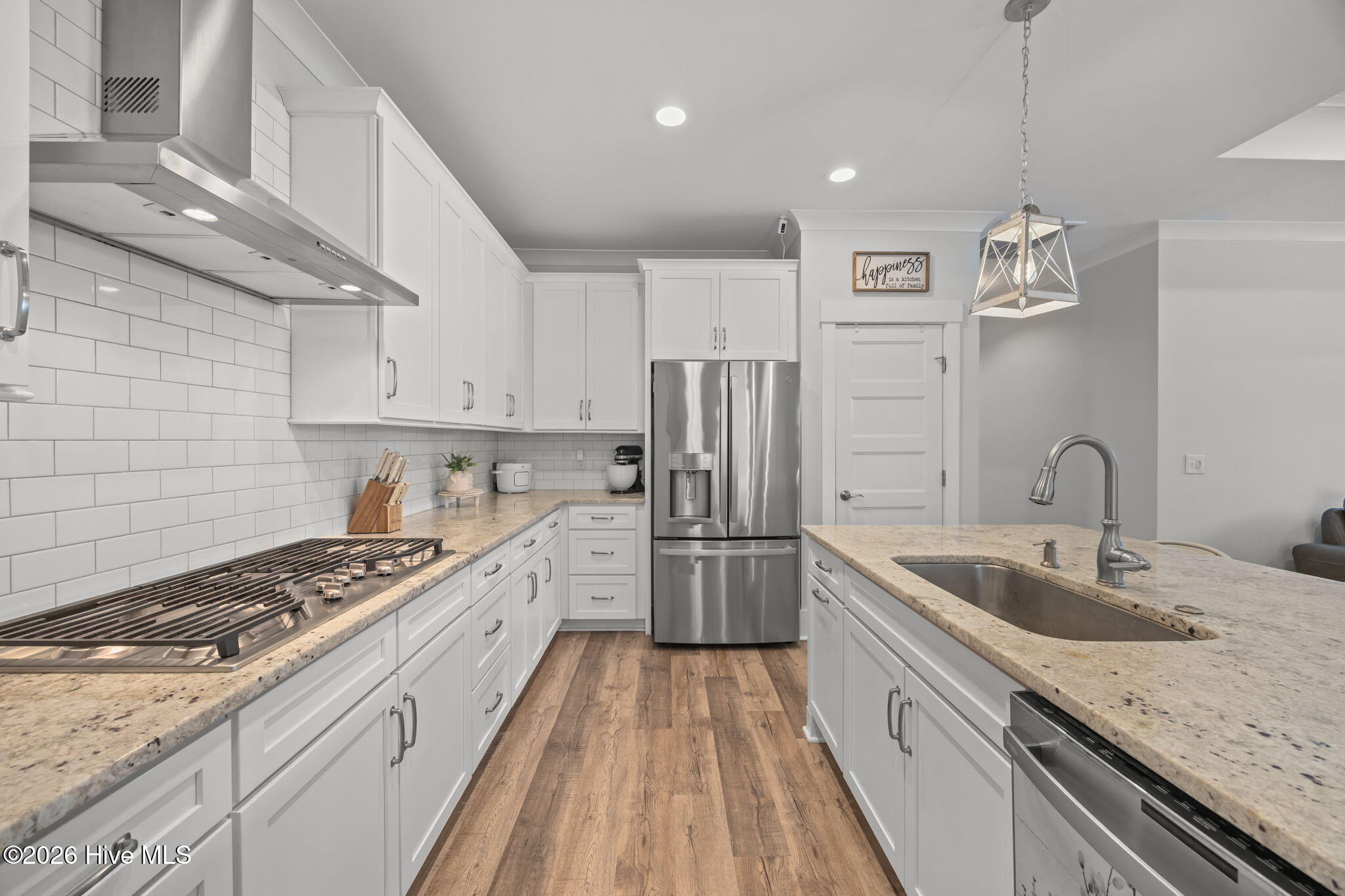 100556932 | Photo 15