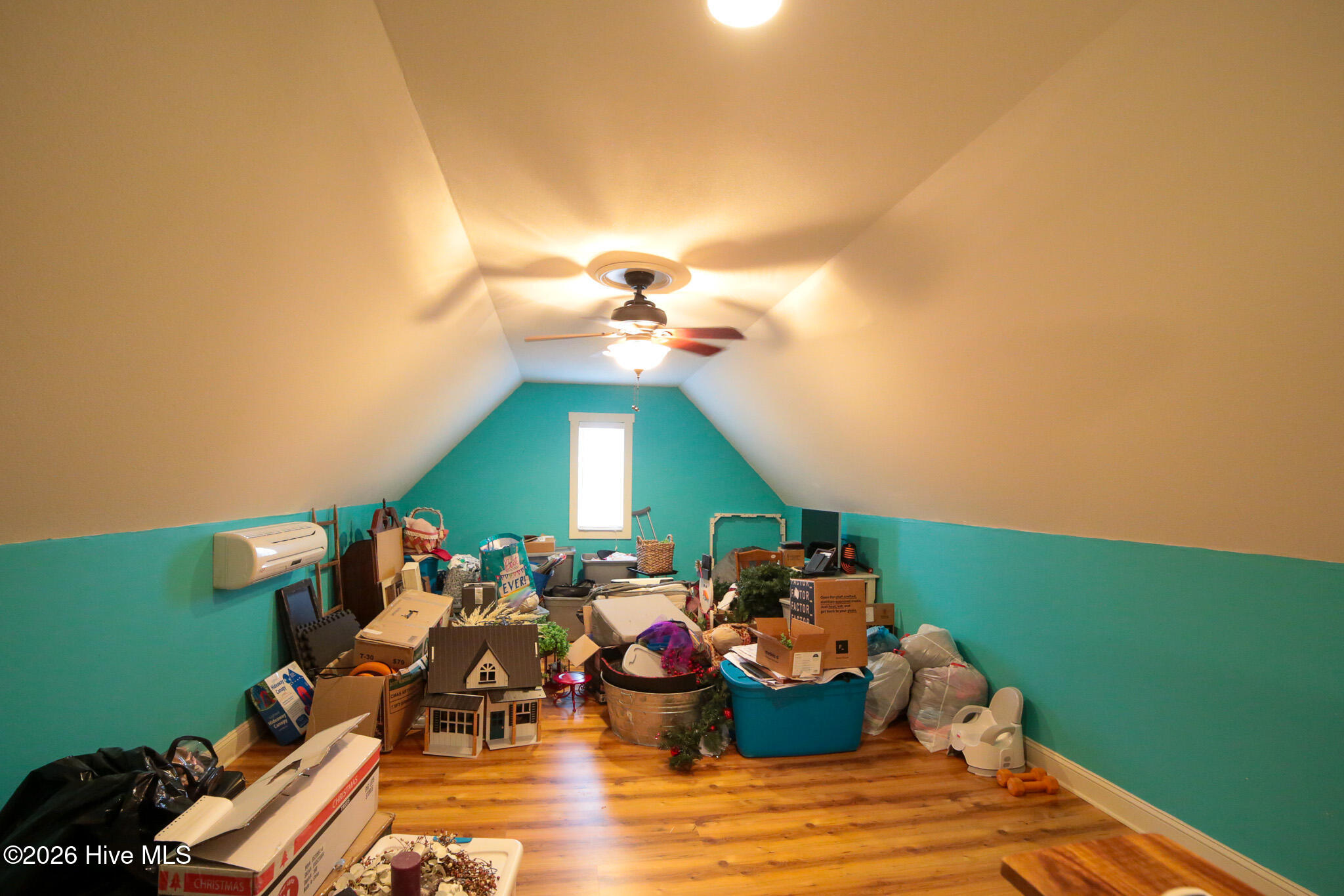 100550519 | Photo 18