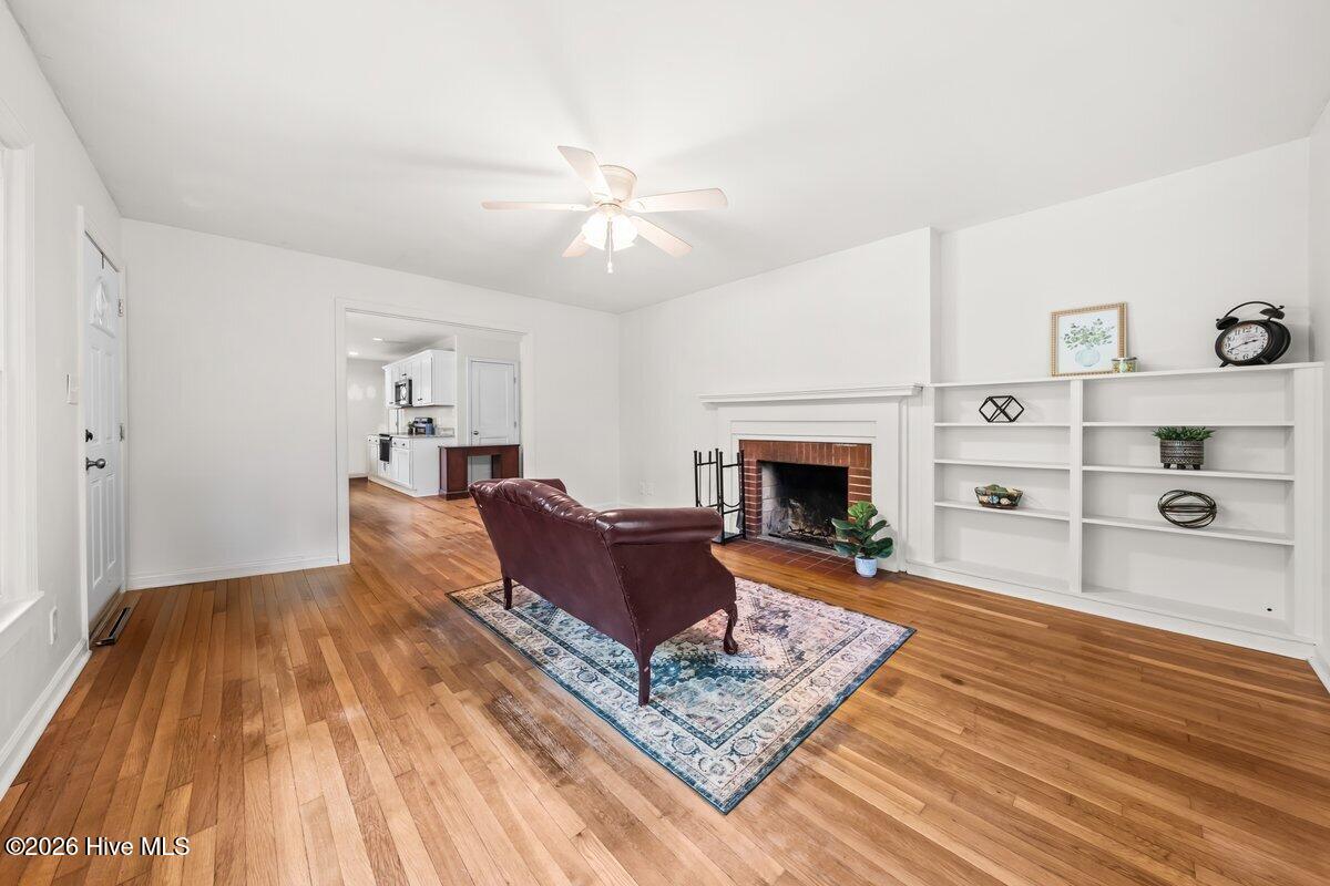 405 Elm Street