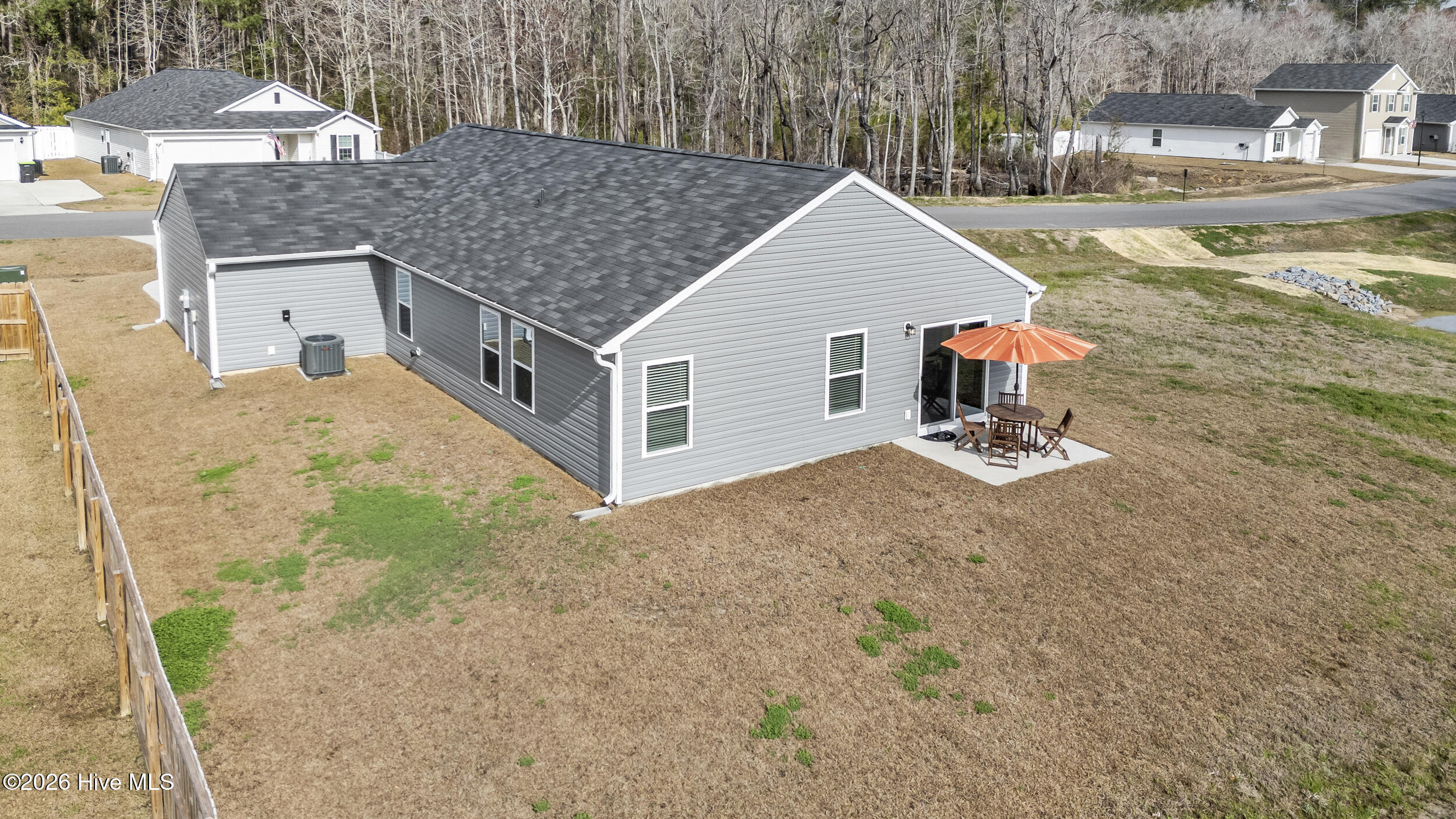 100558614 | Photo 33