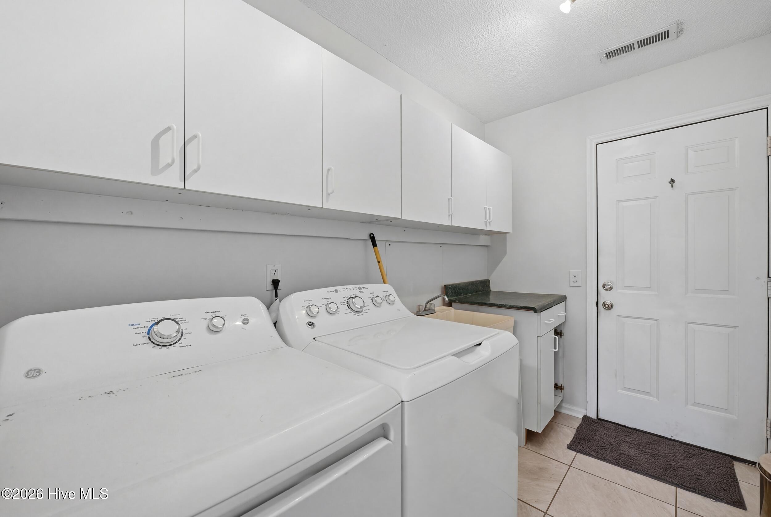 100565699 | Photo 21