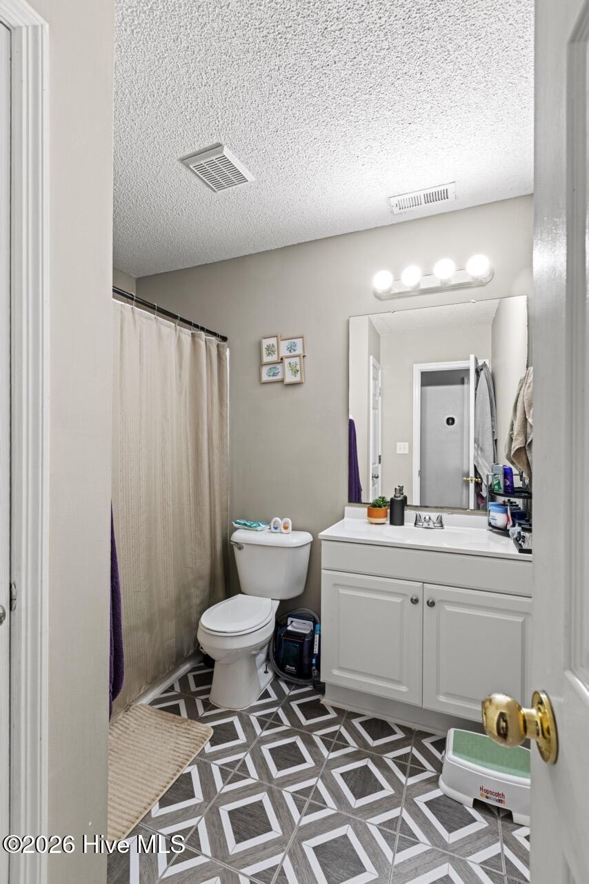 100567883 | Photo 15