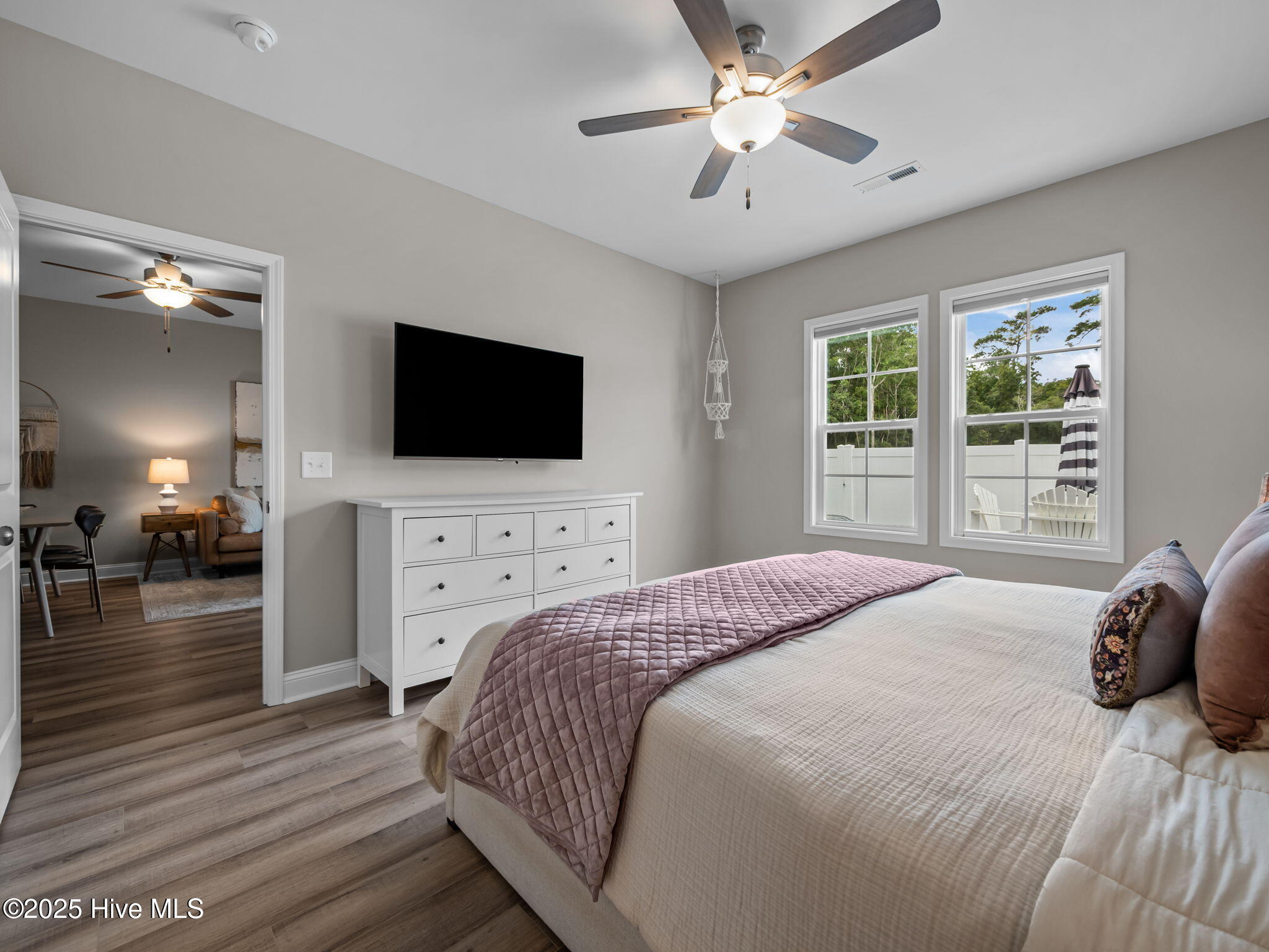 100546187 | Photo 32