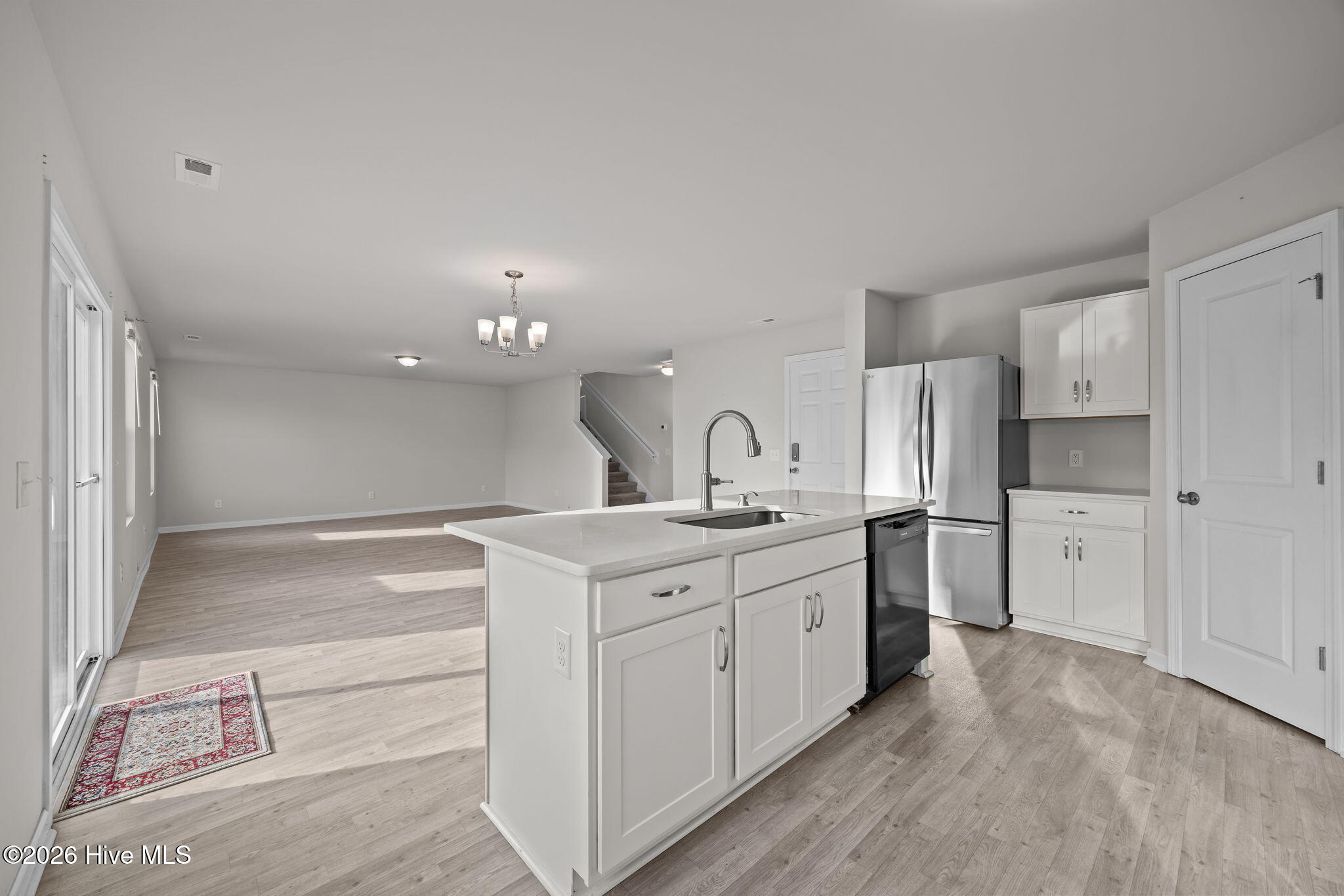 100549806 | Photo 11