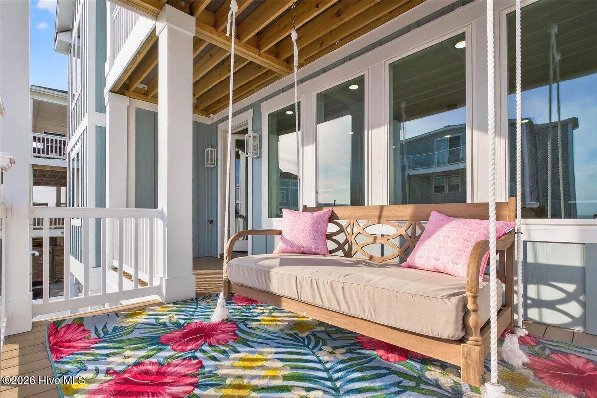 100543299 | Photo 77