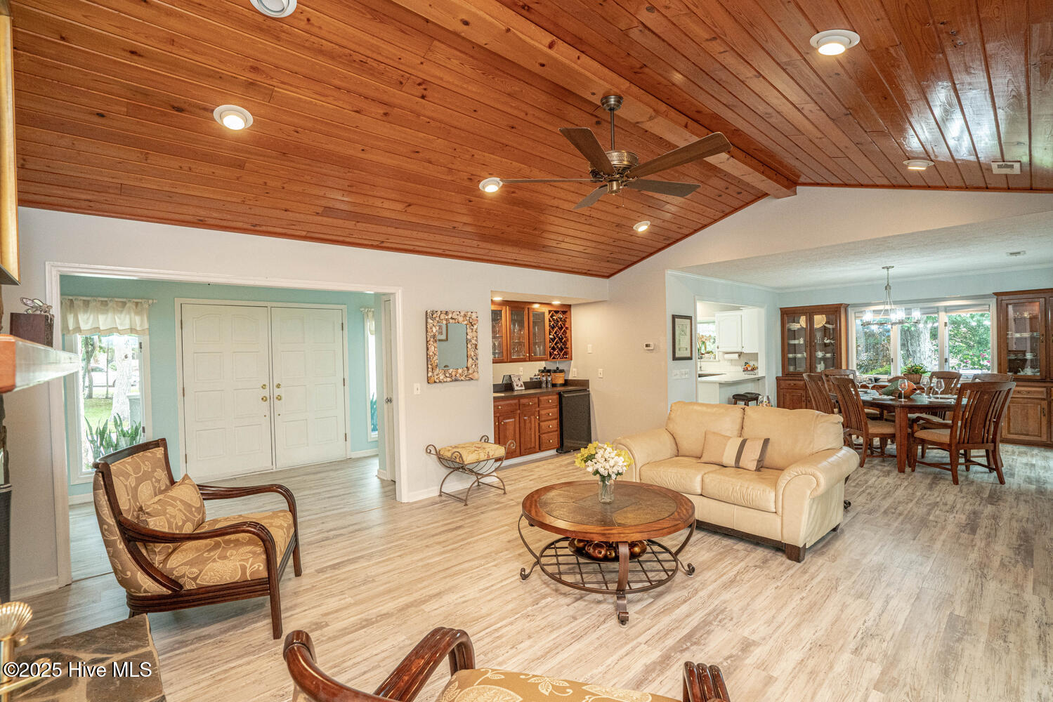 100524429 | Photo 19