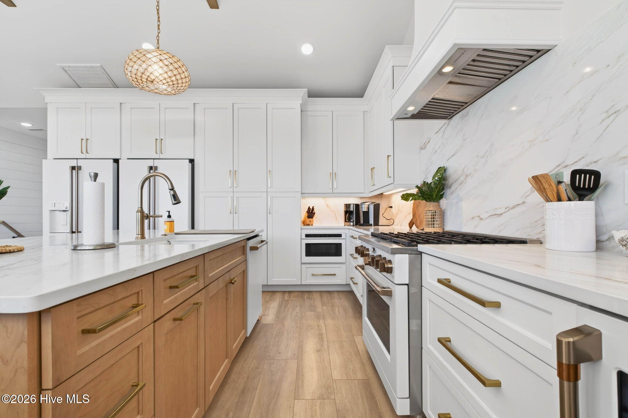 100570262 | Photo 17