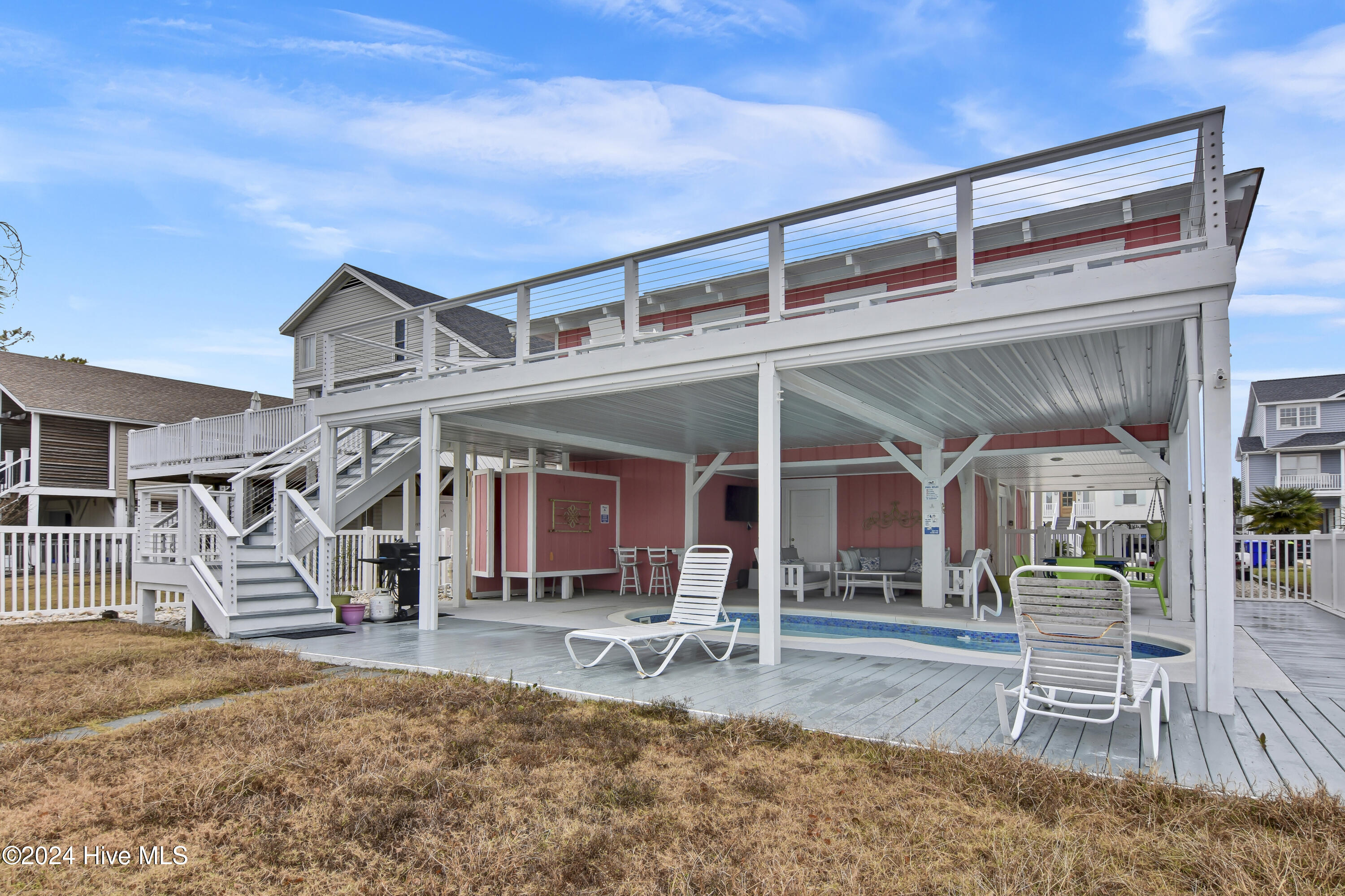 100512671 | Photo 33