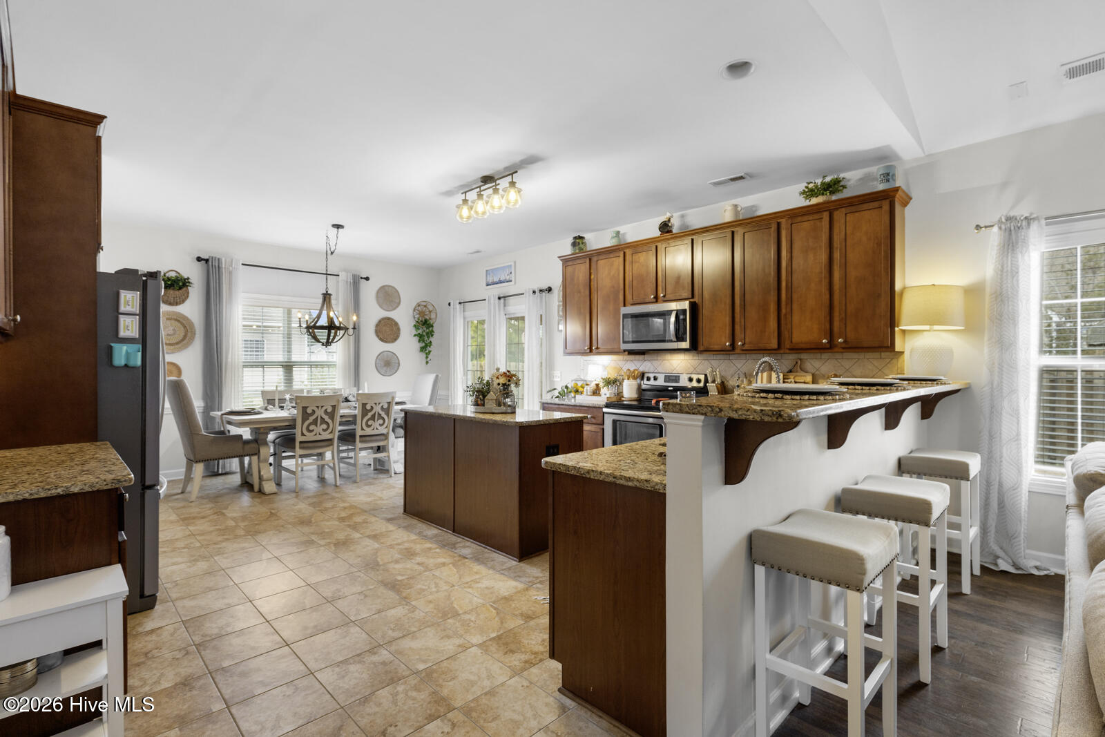 100555992 | Photo 15