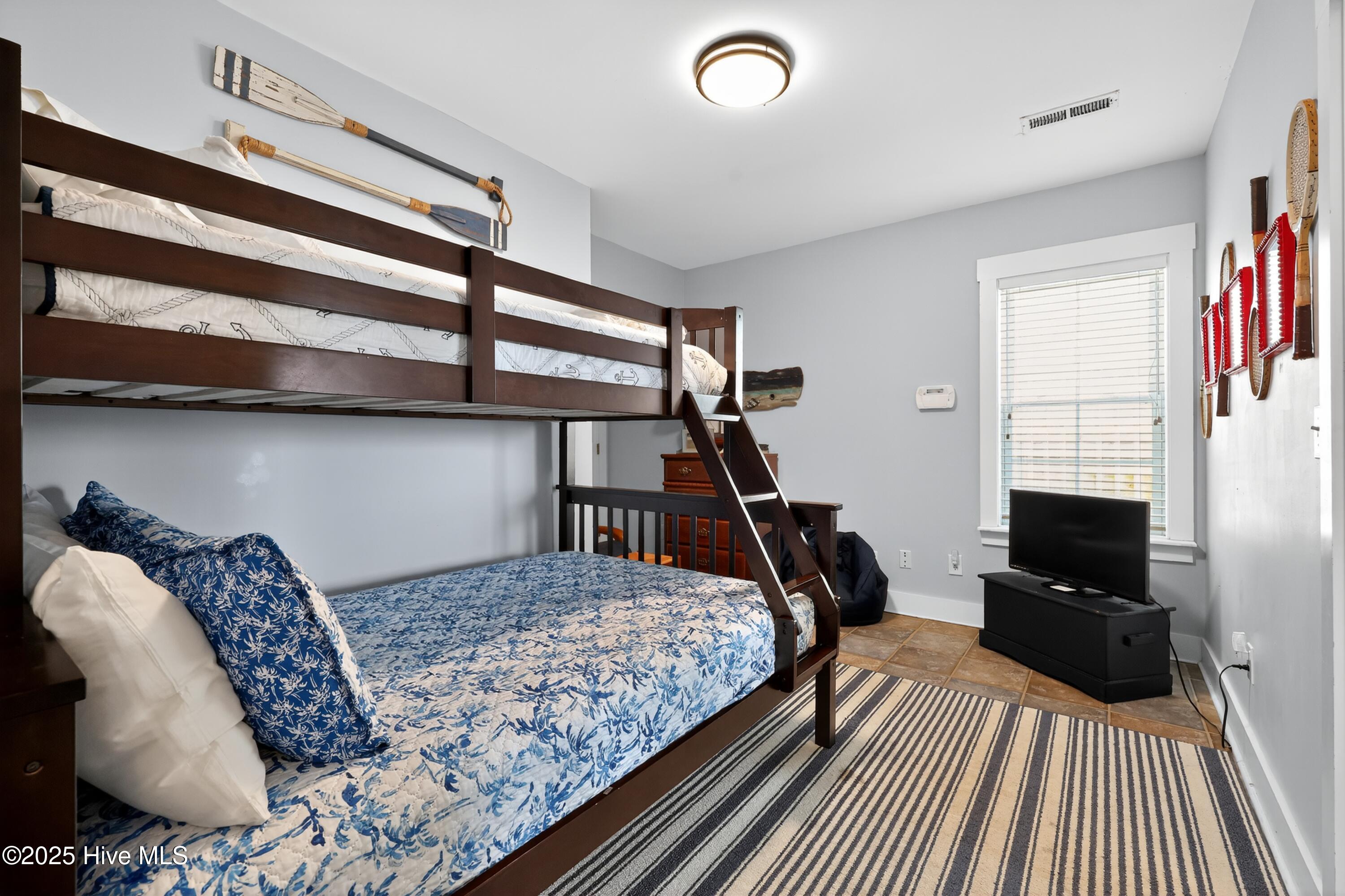 100525482 | Photo 37