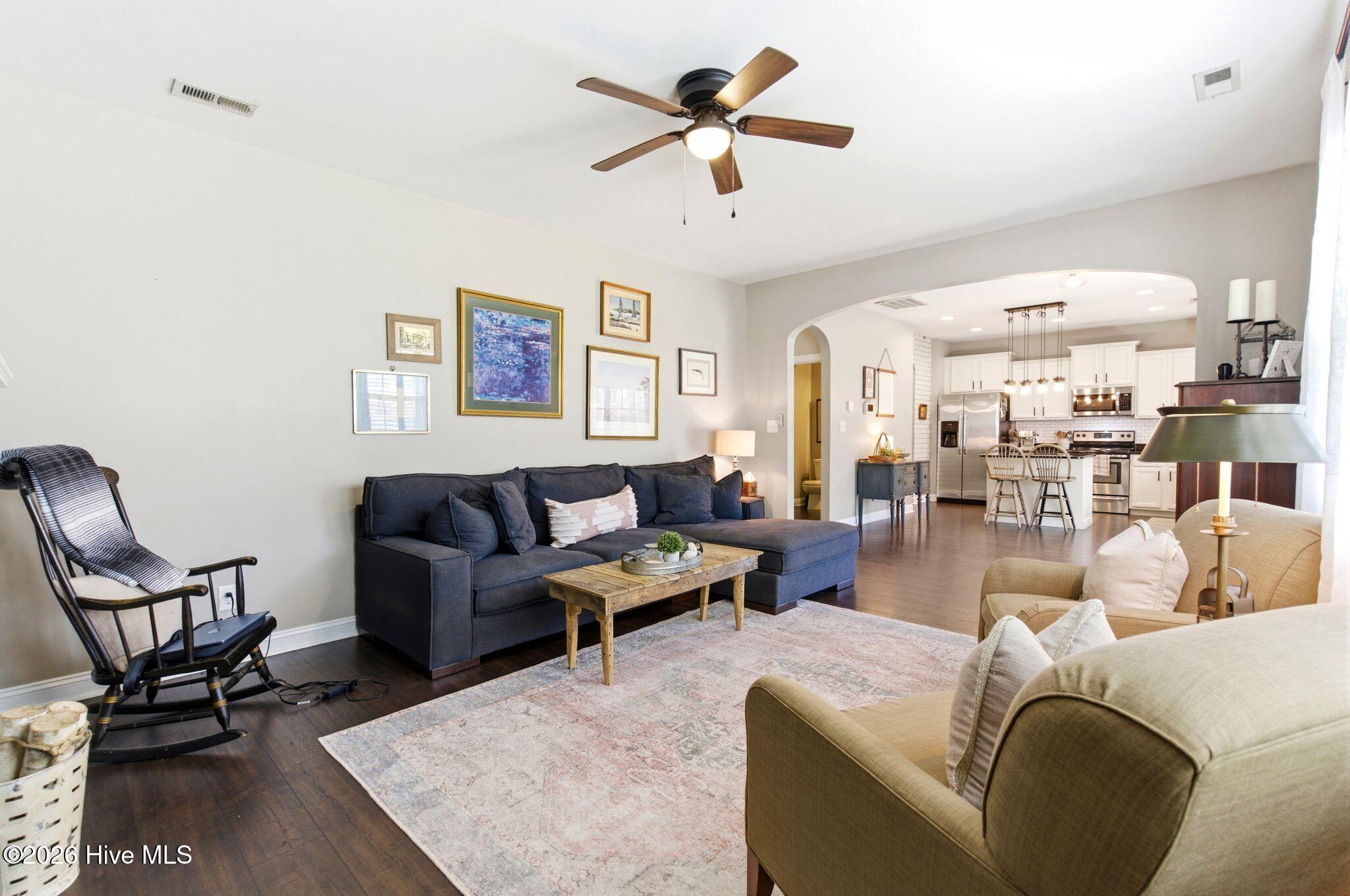 100568404 | Photo 28