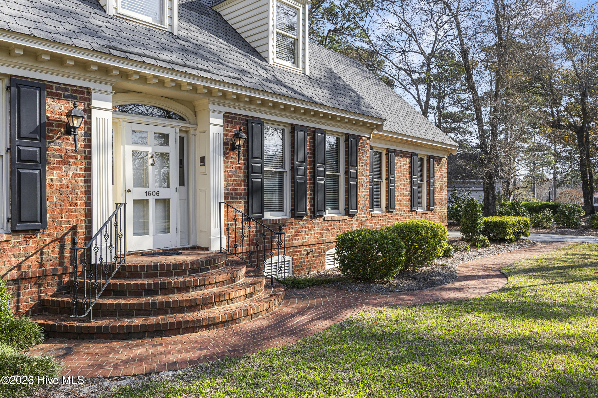 100560704 | Photo 84