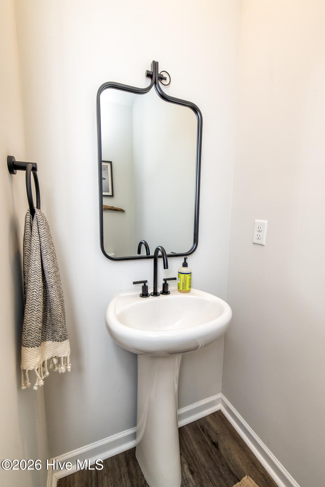 100570599 | Photo 17