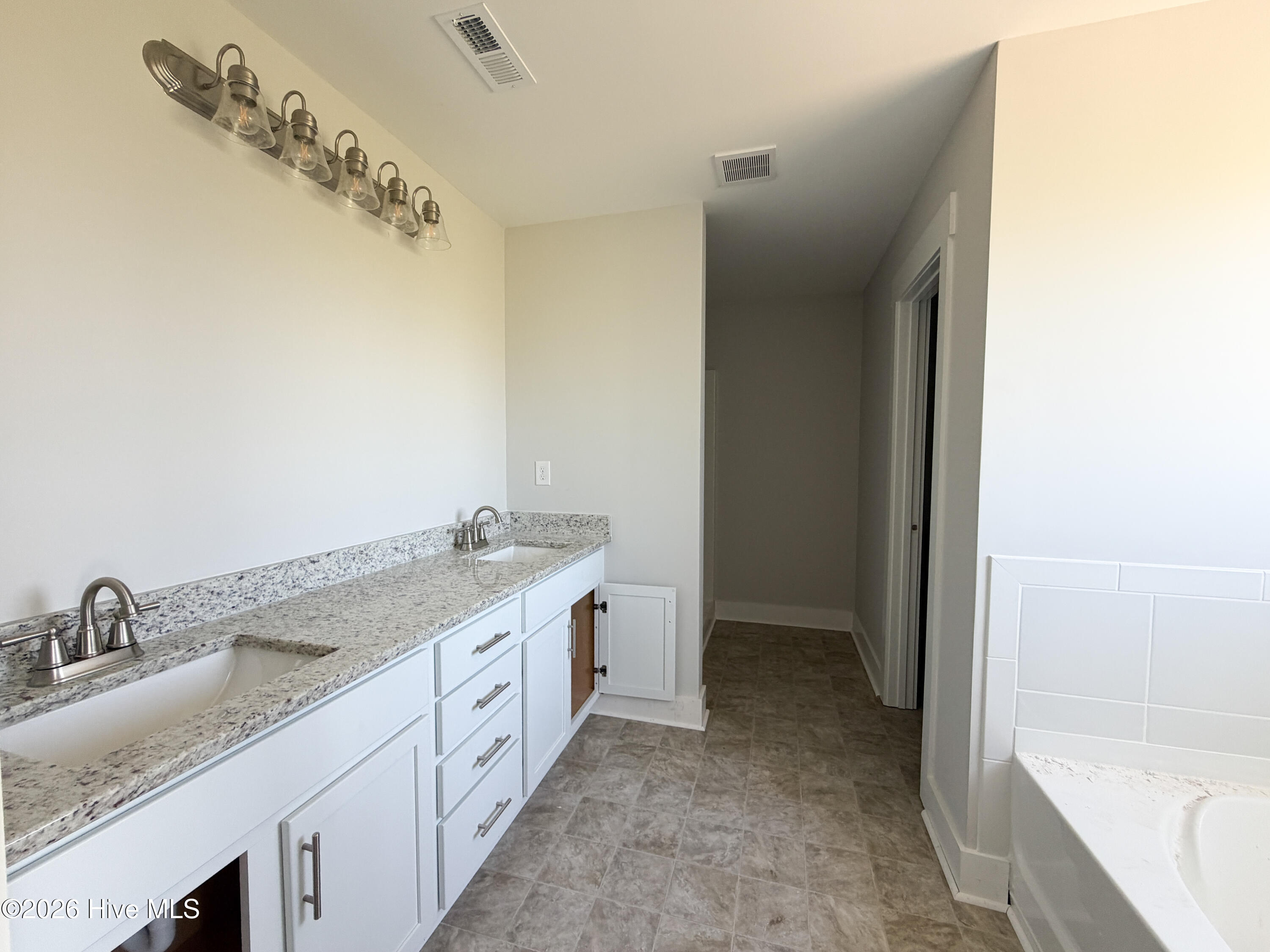 506 E Black Water Lane,Maysville