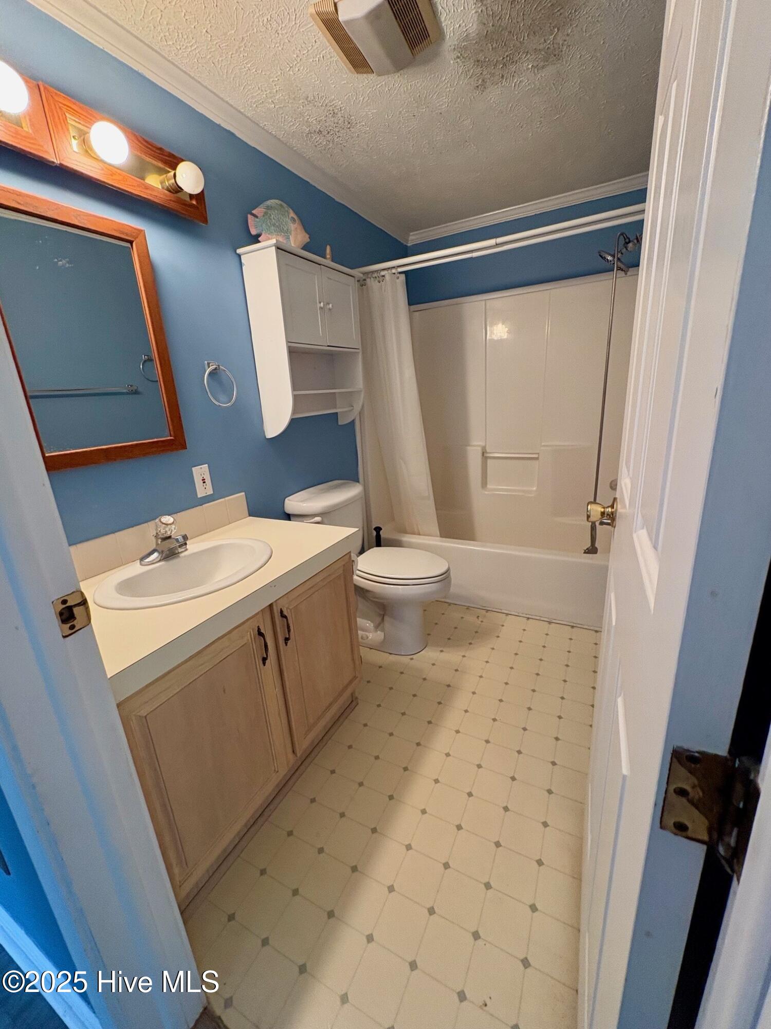 100544409 | Photo 11