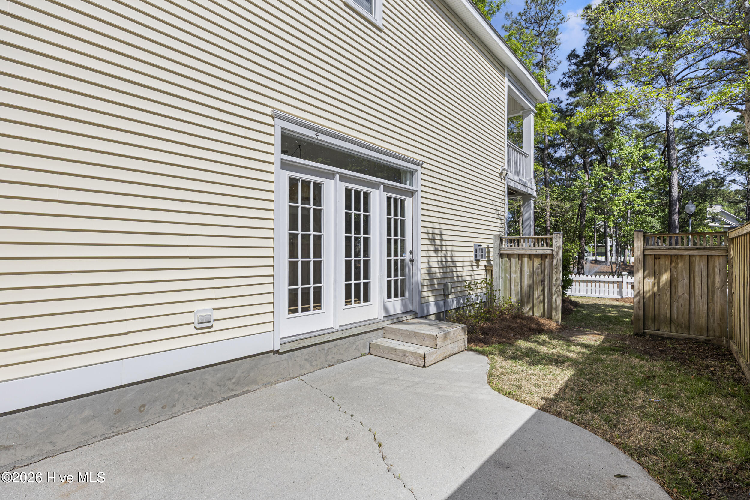 100567913 | Photo 46