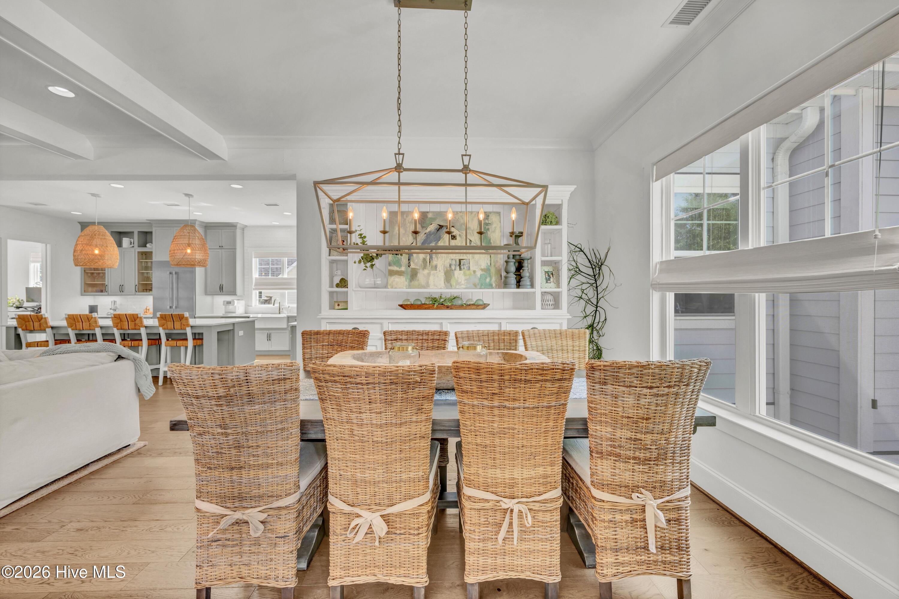 100566048 | Photo 14