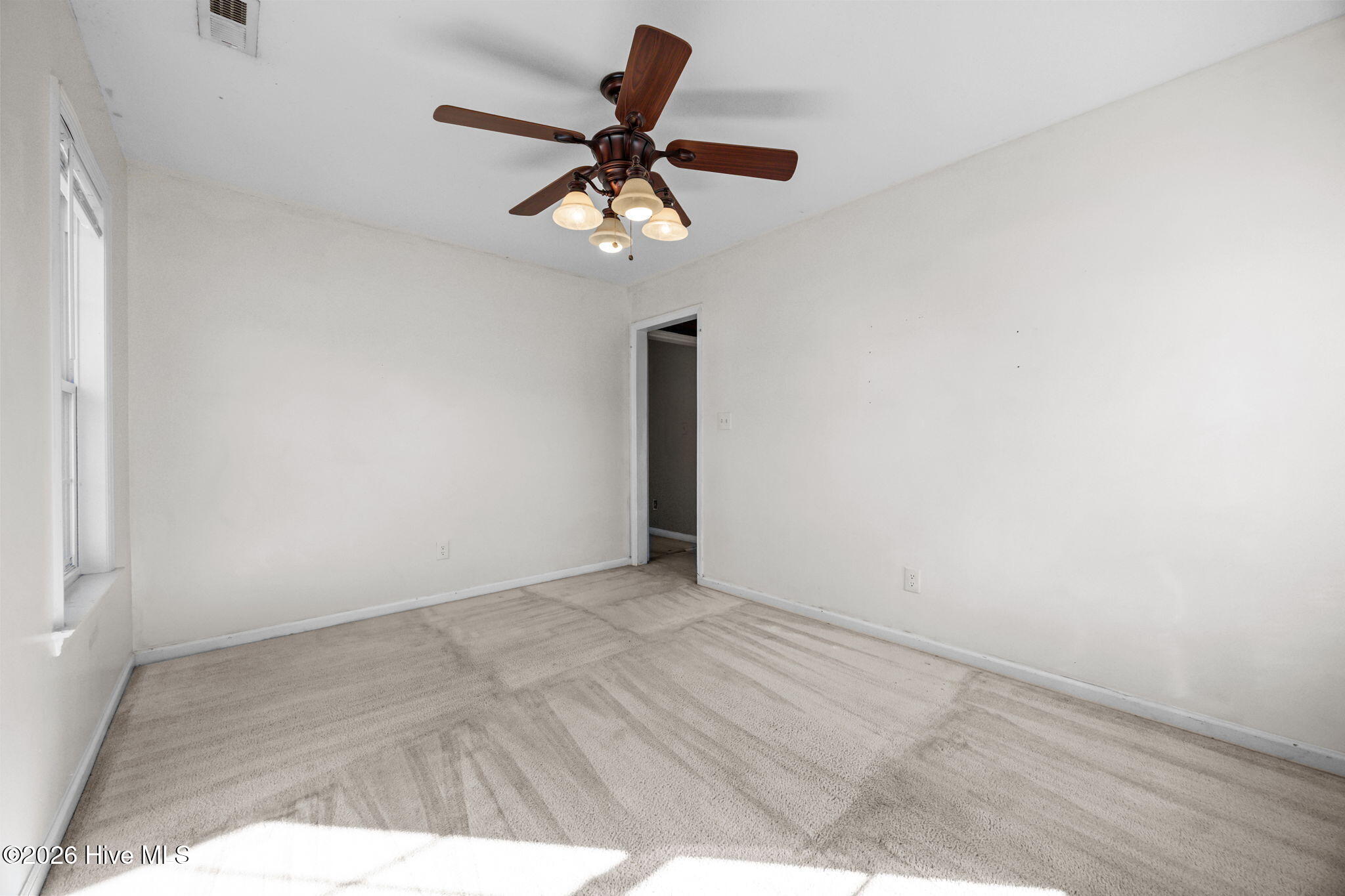 100550152 | Photo 33