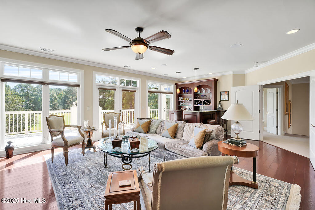 100535984 | Photo 45