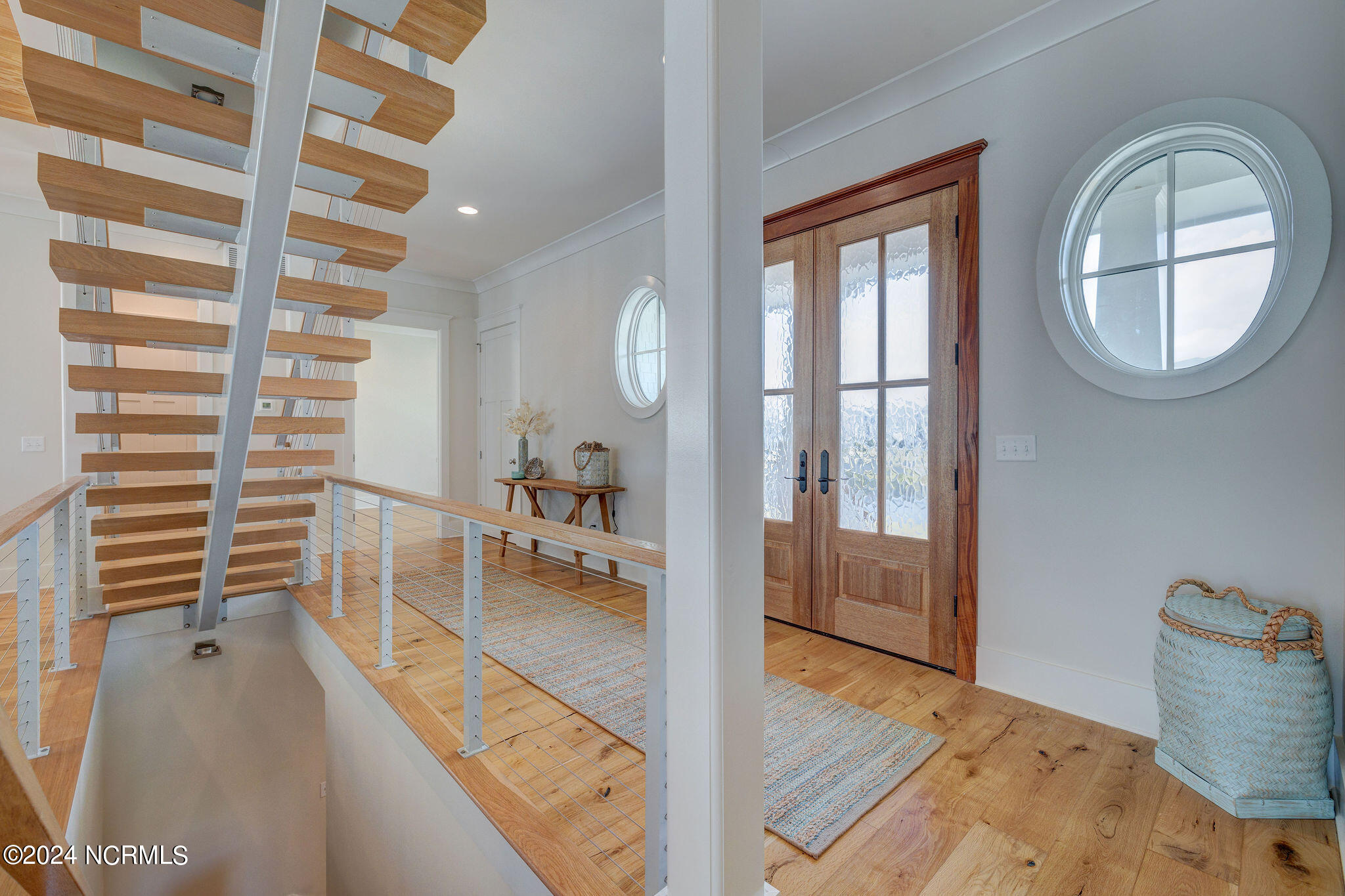 100547028 | Photo 11