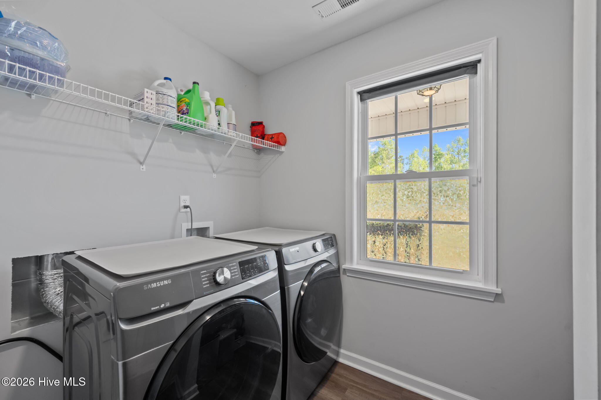 100567197 | Photo 22