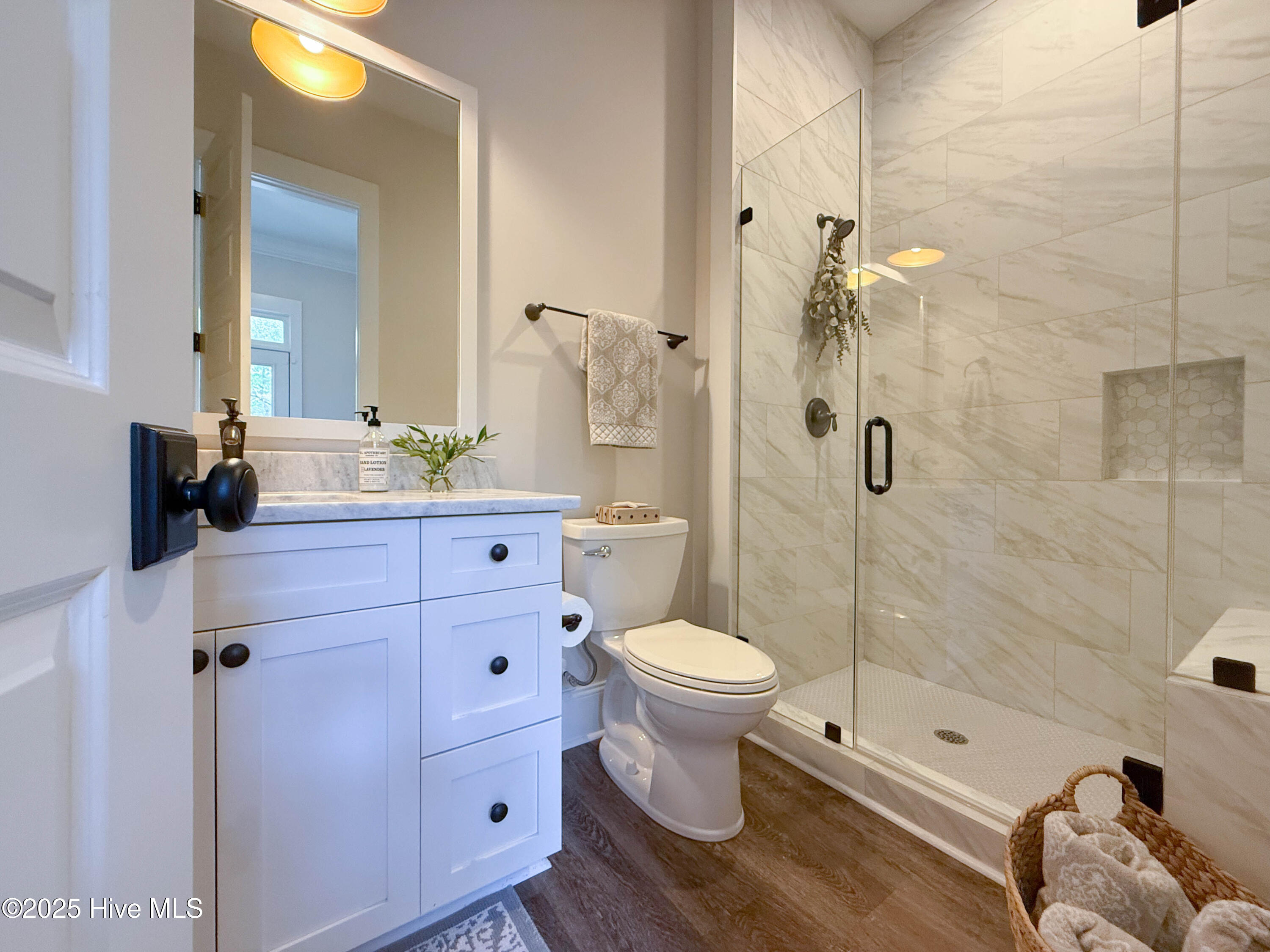 100556308 | Photo 49