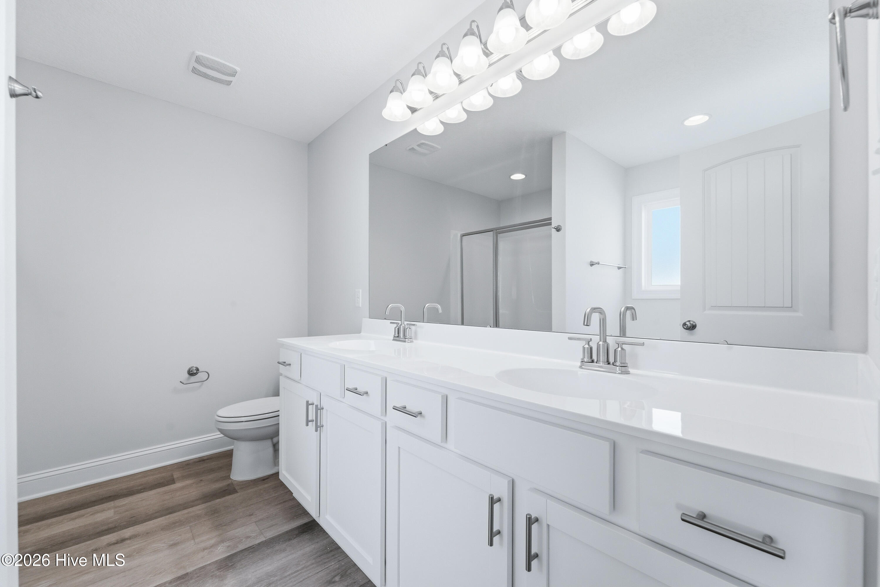 100537618 | Photo 20