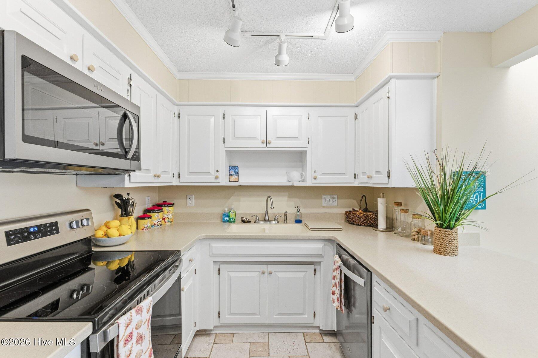 100505282 | Photo 35