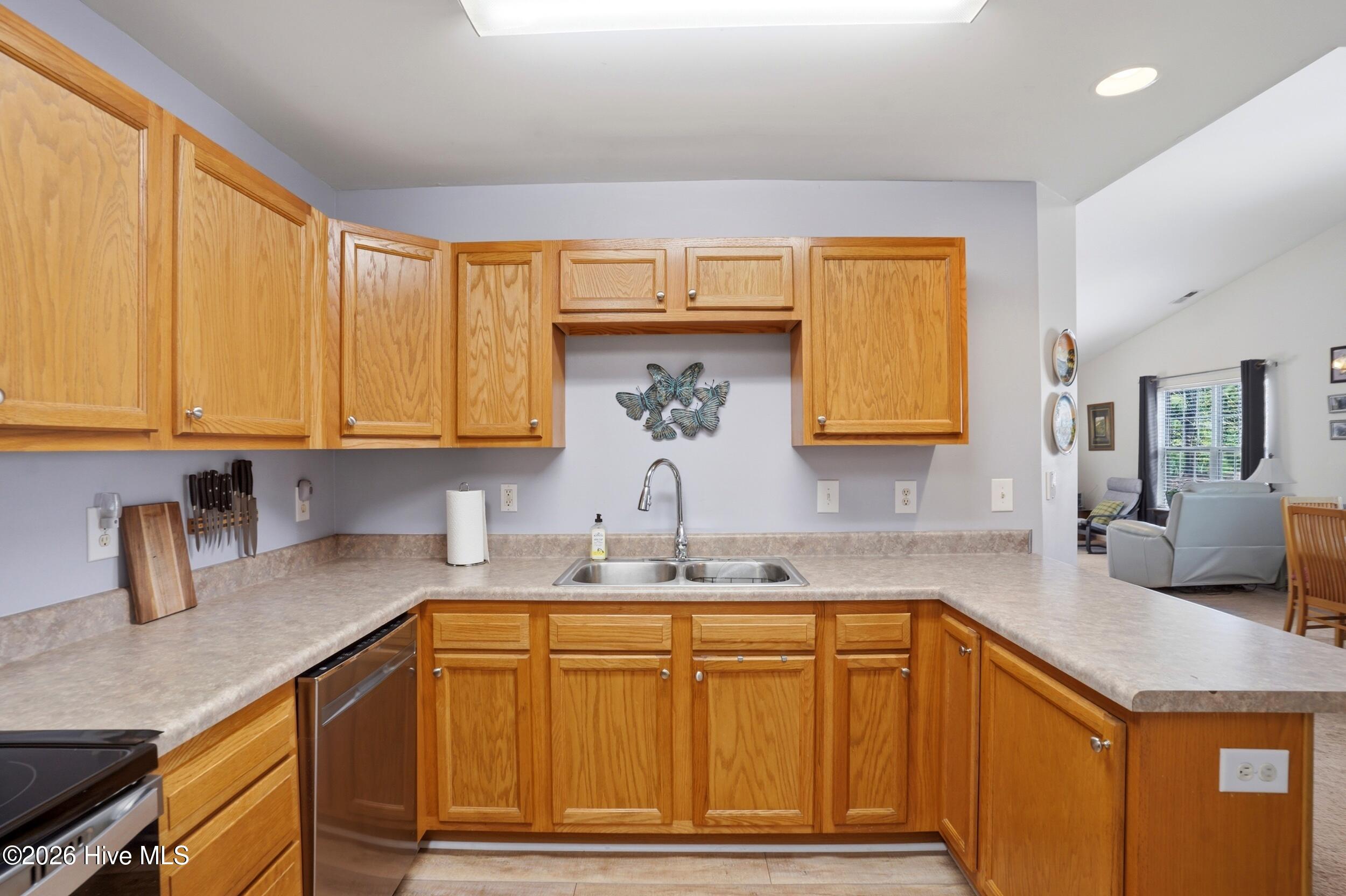 100565868 | Photo 10