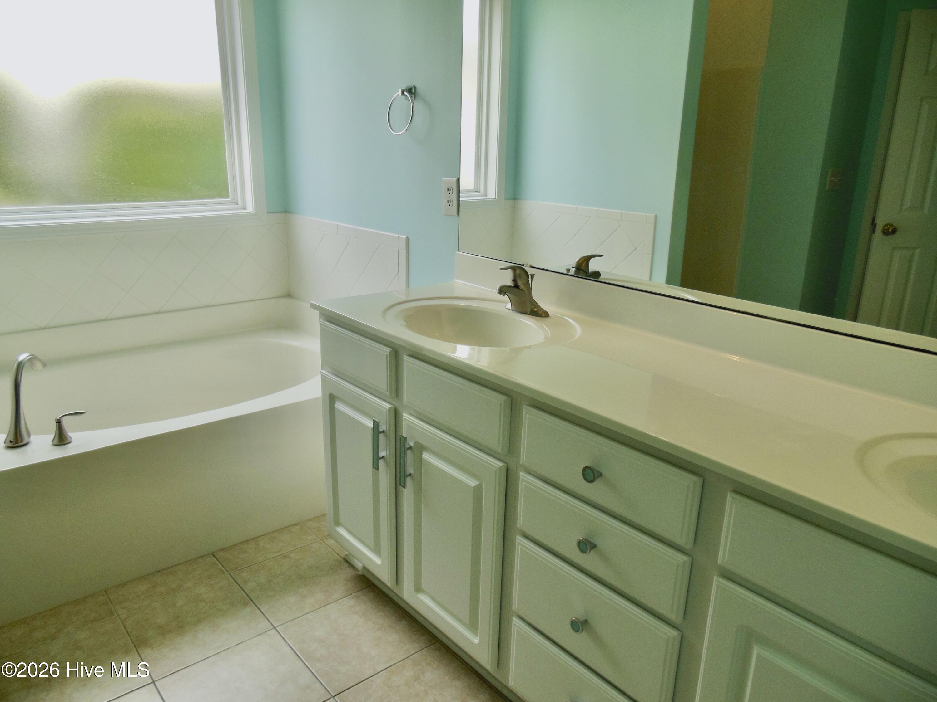 100570032 | Photo 12