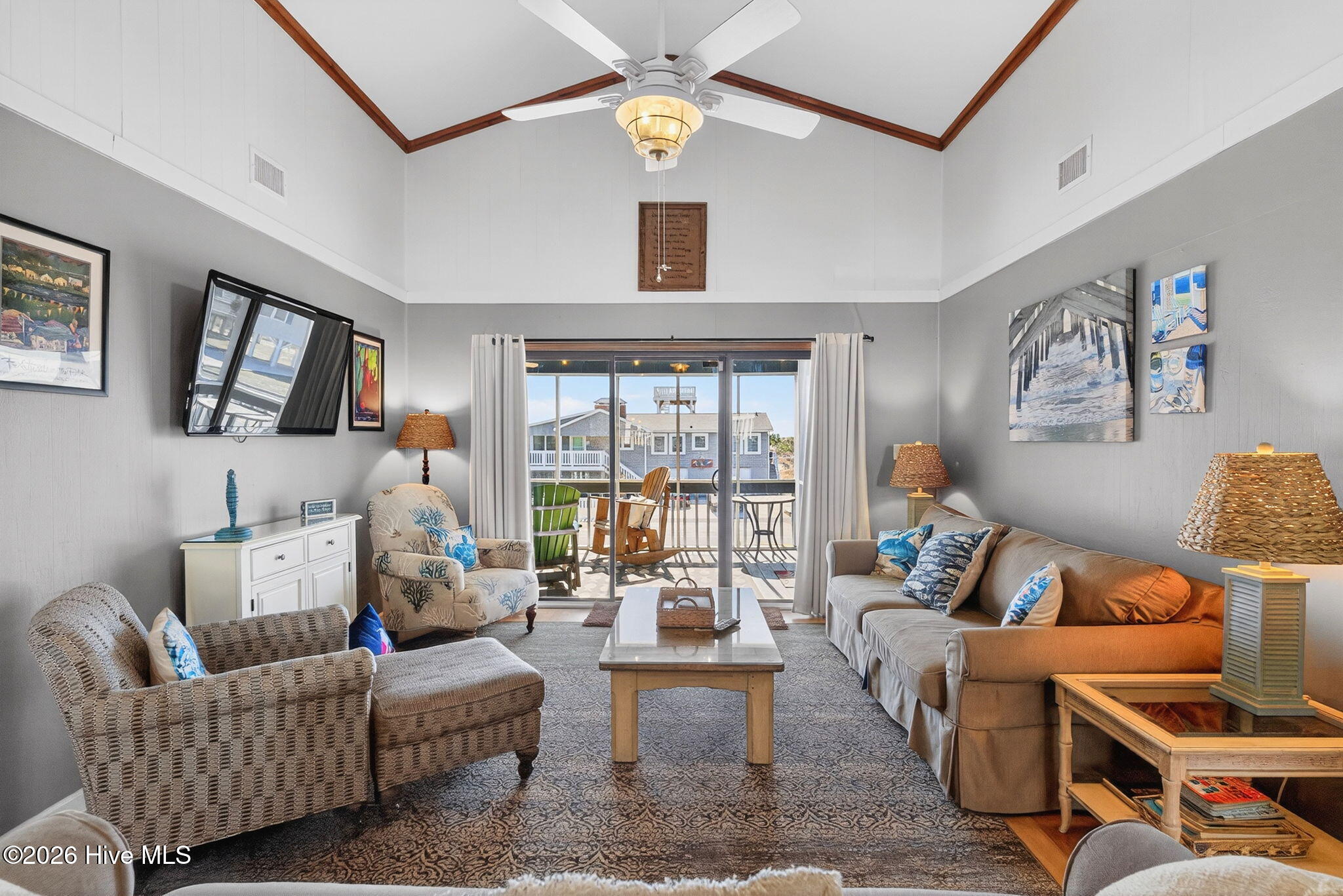 100554629 | Photo 13