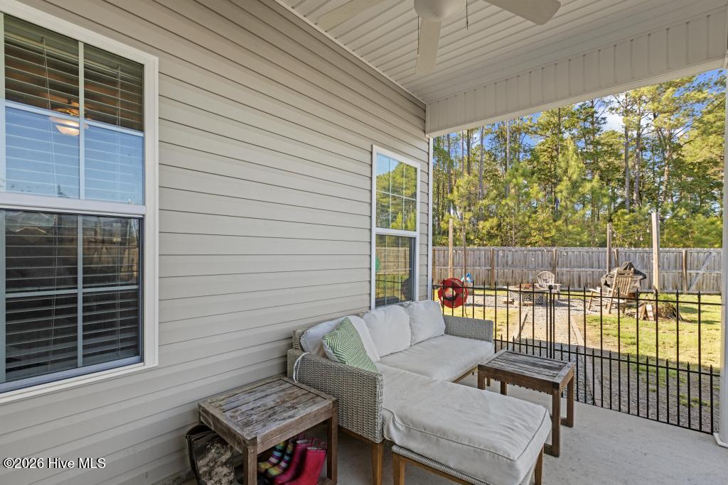 100562207 | Photo 44