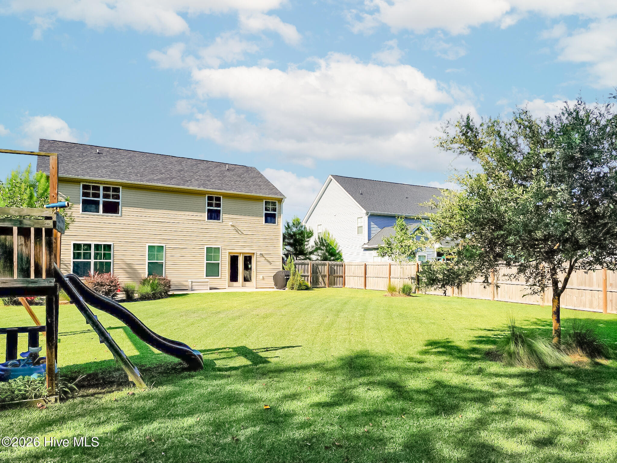 100557695 | Photo 60