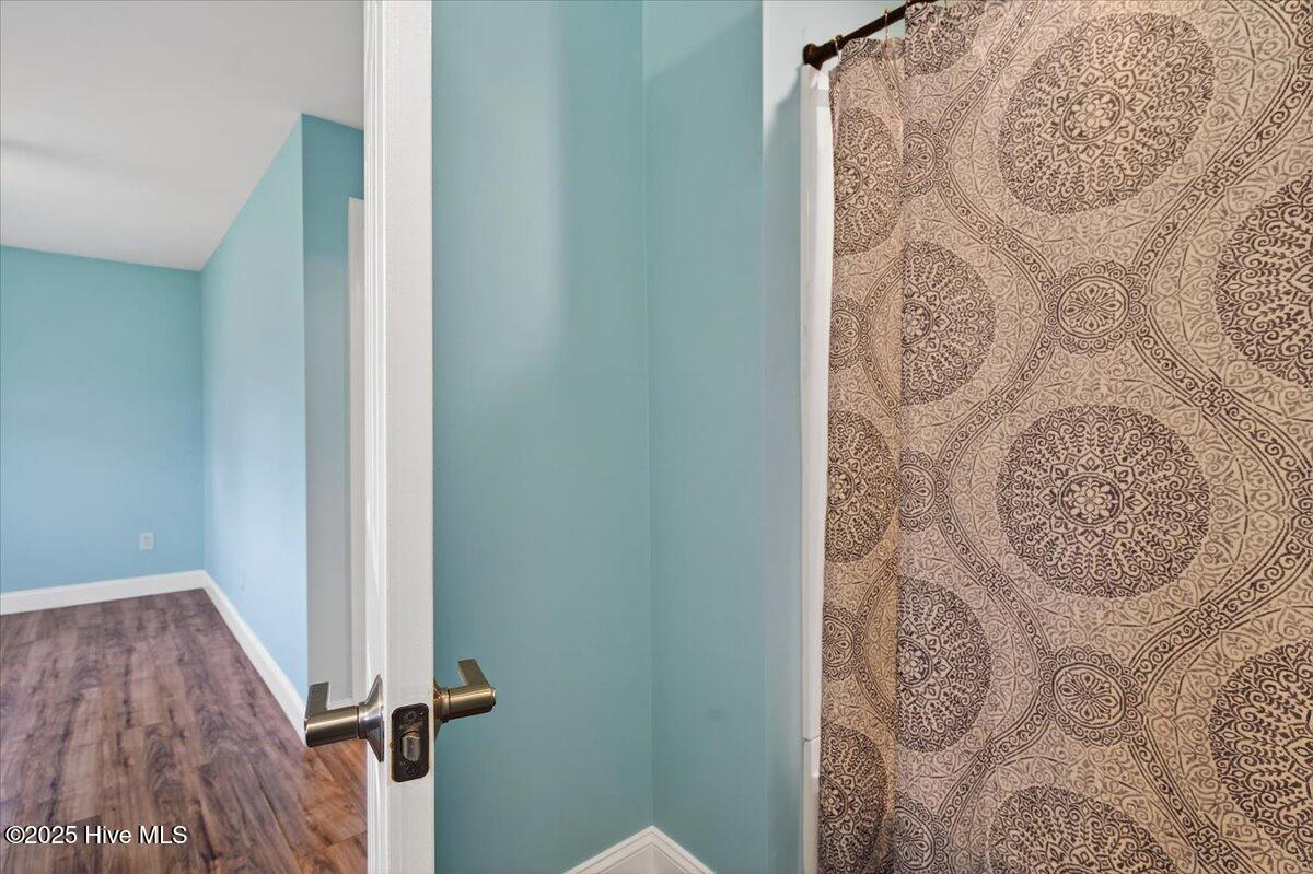 100513703 | Photo 40