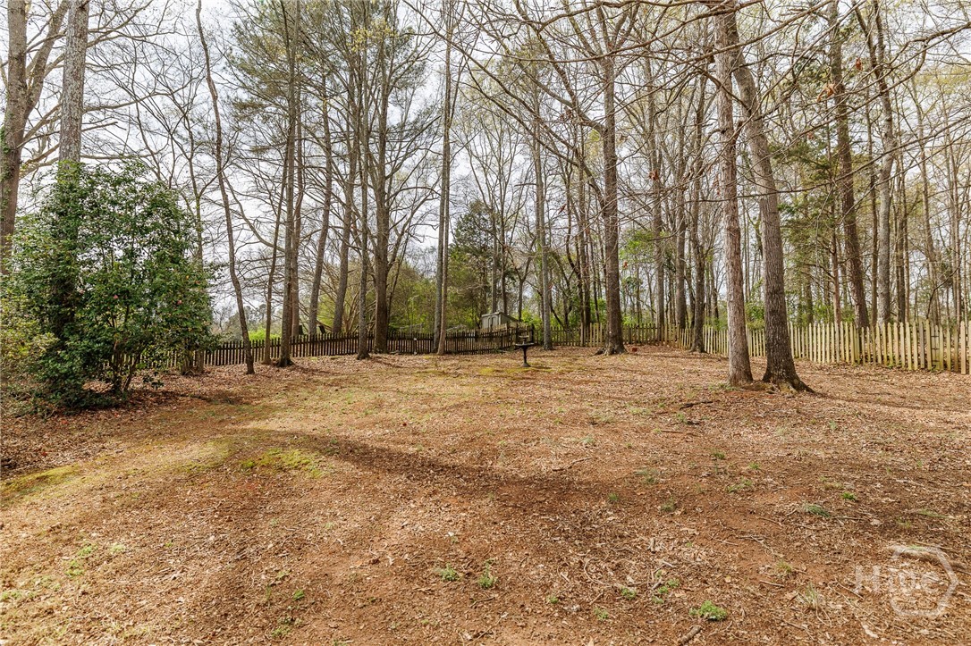 121 Ashbrook Drive