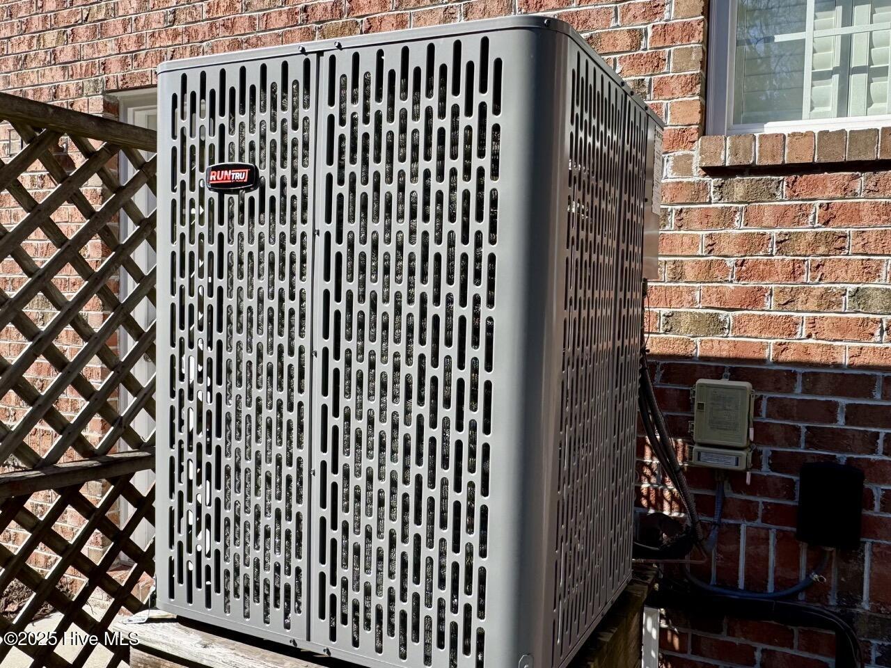 100540072 | Photo 24