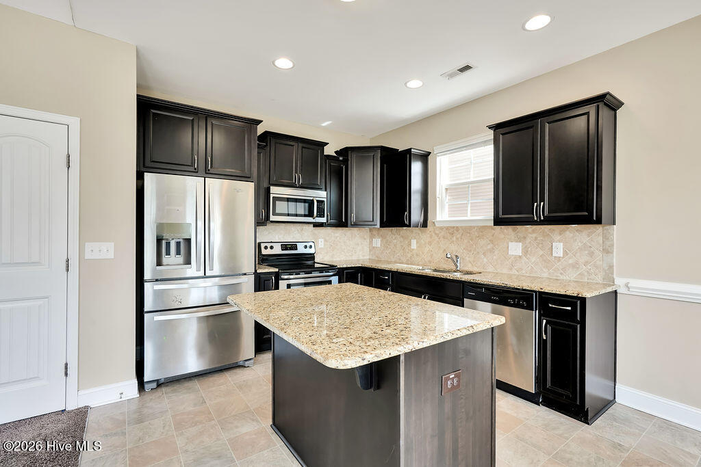 100564928 | Photo 18