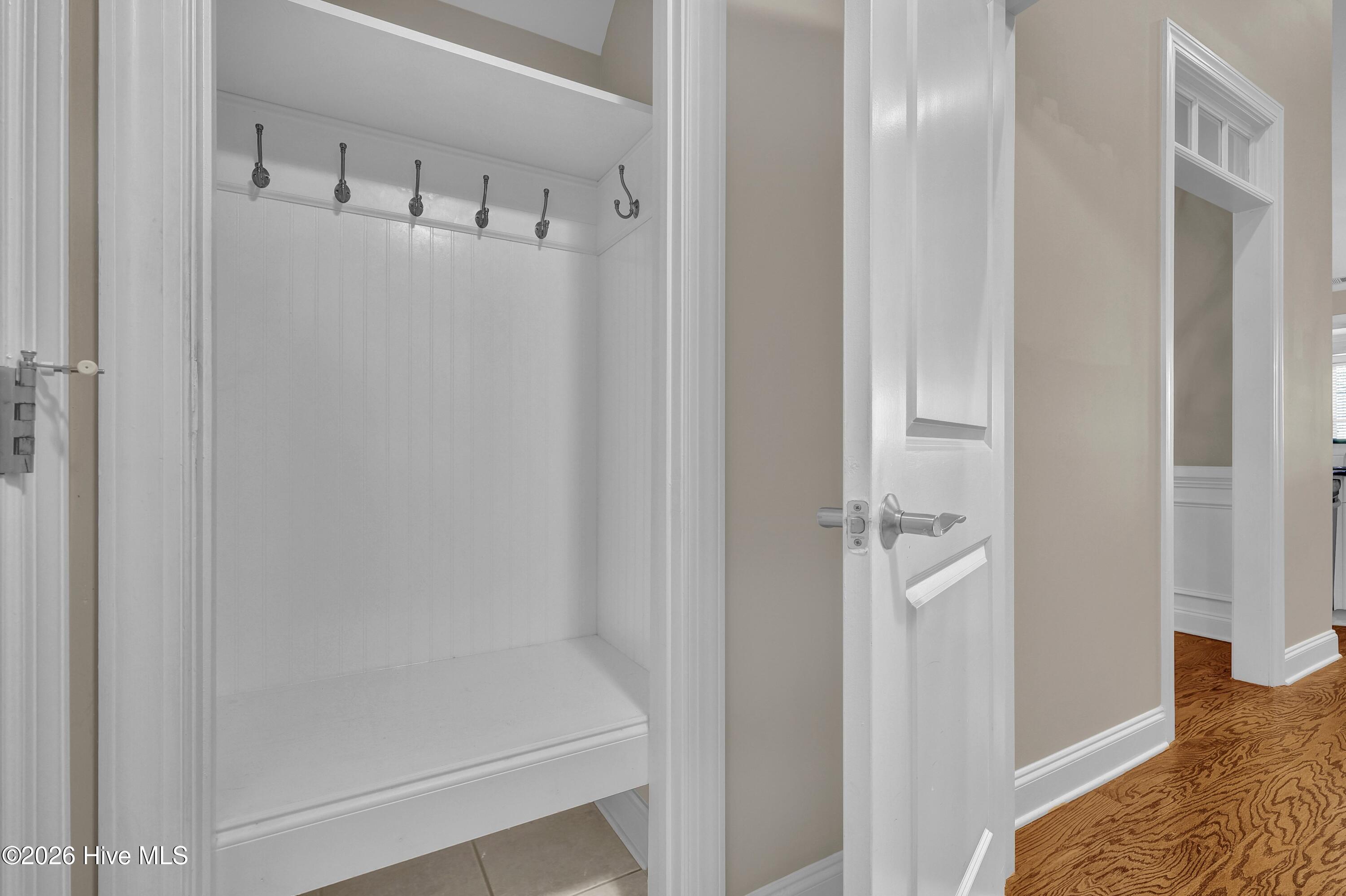 100567268 | Photo 41